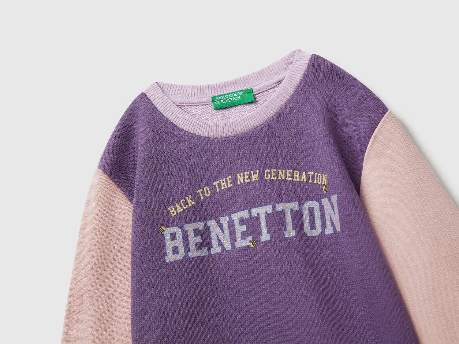 Benetton_Lavender_Sweatshirt with Glittery Print_3J70G10JR_901_03