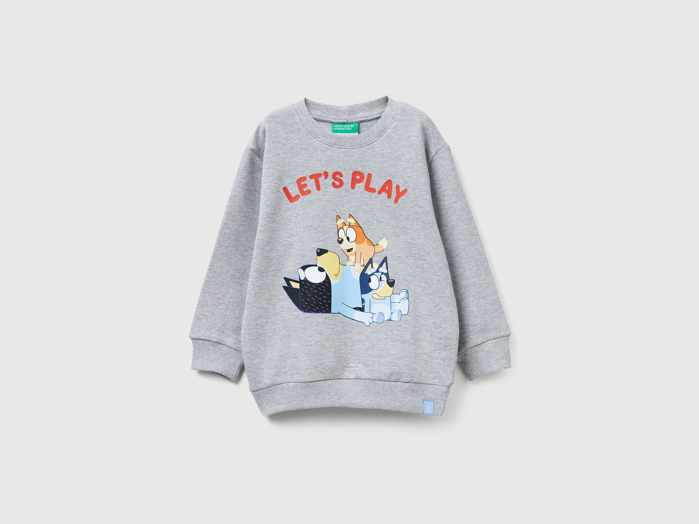 Benetton_Light Gray_Sweatshirt with Bluey Print ©Ludo Studio_3J70G10KF_501_01