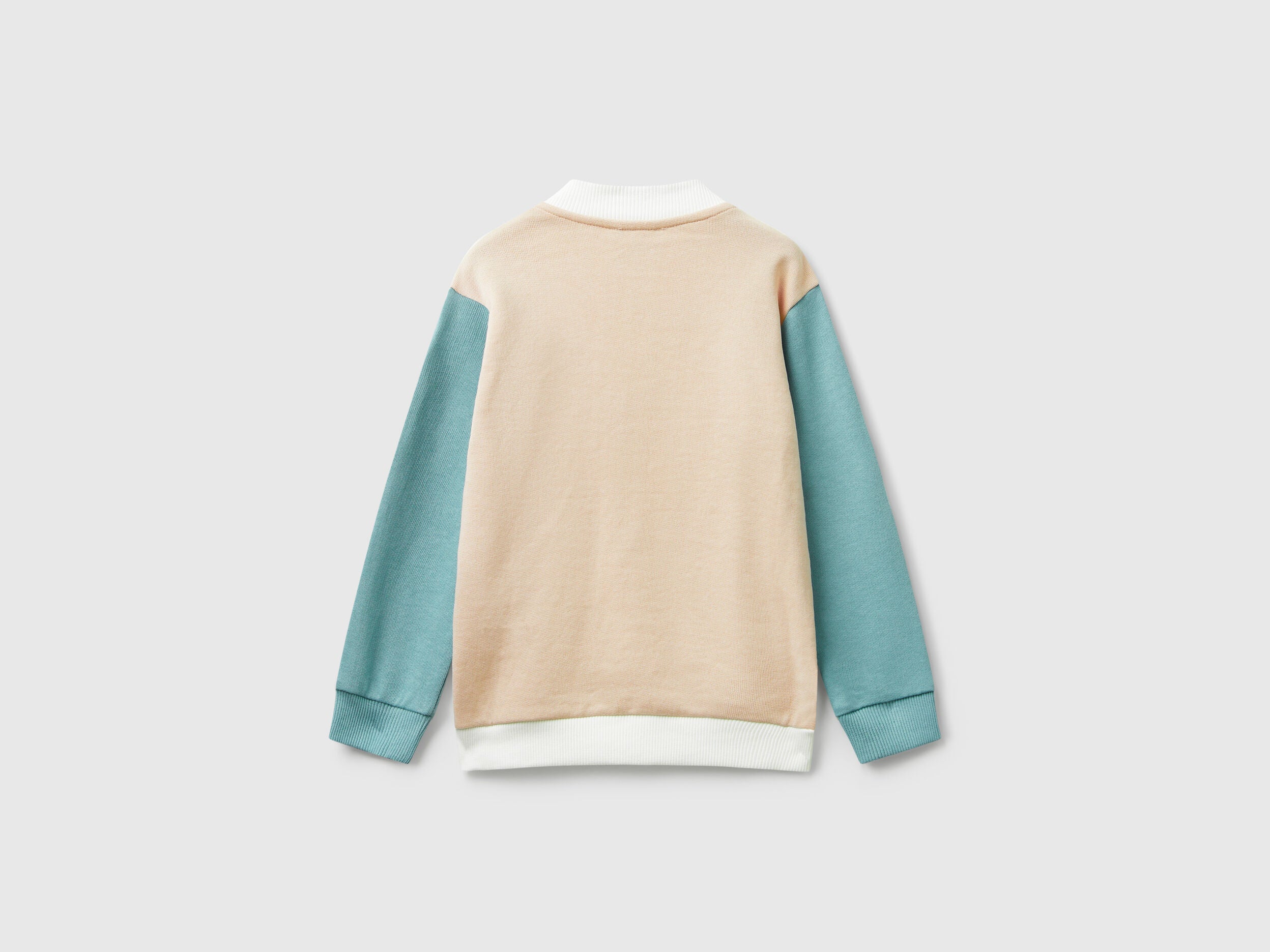 Benetton_Creamy White_Hoodie with Glittery Print_3J70G503U_903_02