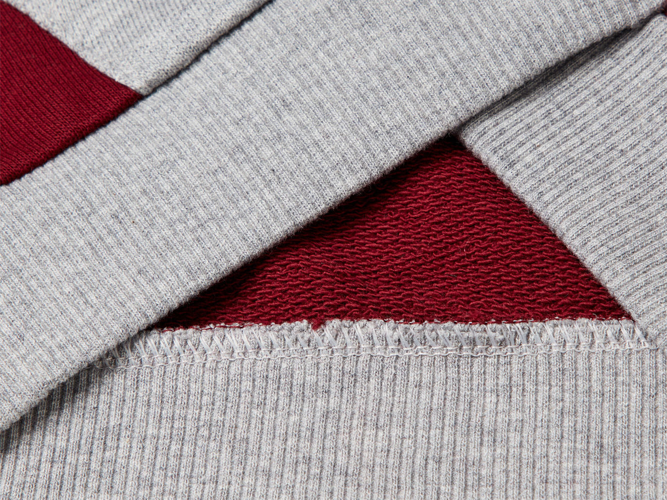 Benetton_Red_Cotton Sweatshirt with Logo_3J70G503X_901_03