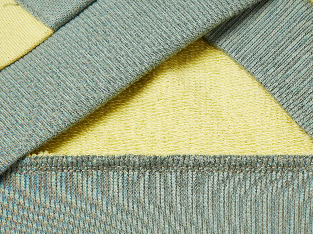 Benetton_Yellow_Cotton Sweatshirt with Logo_3J70G503X_902_03