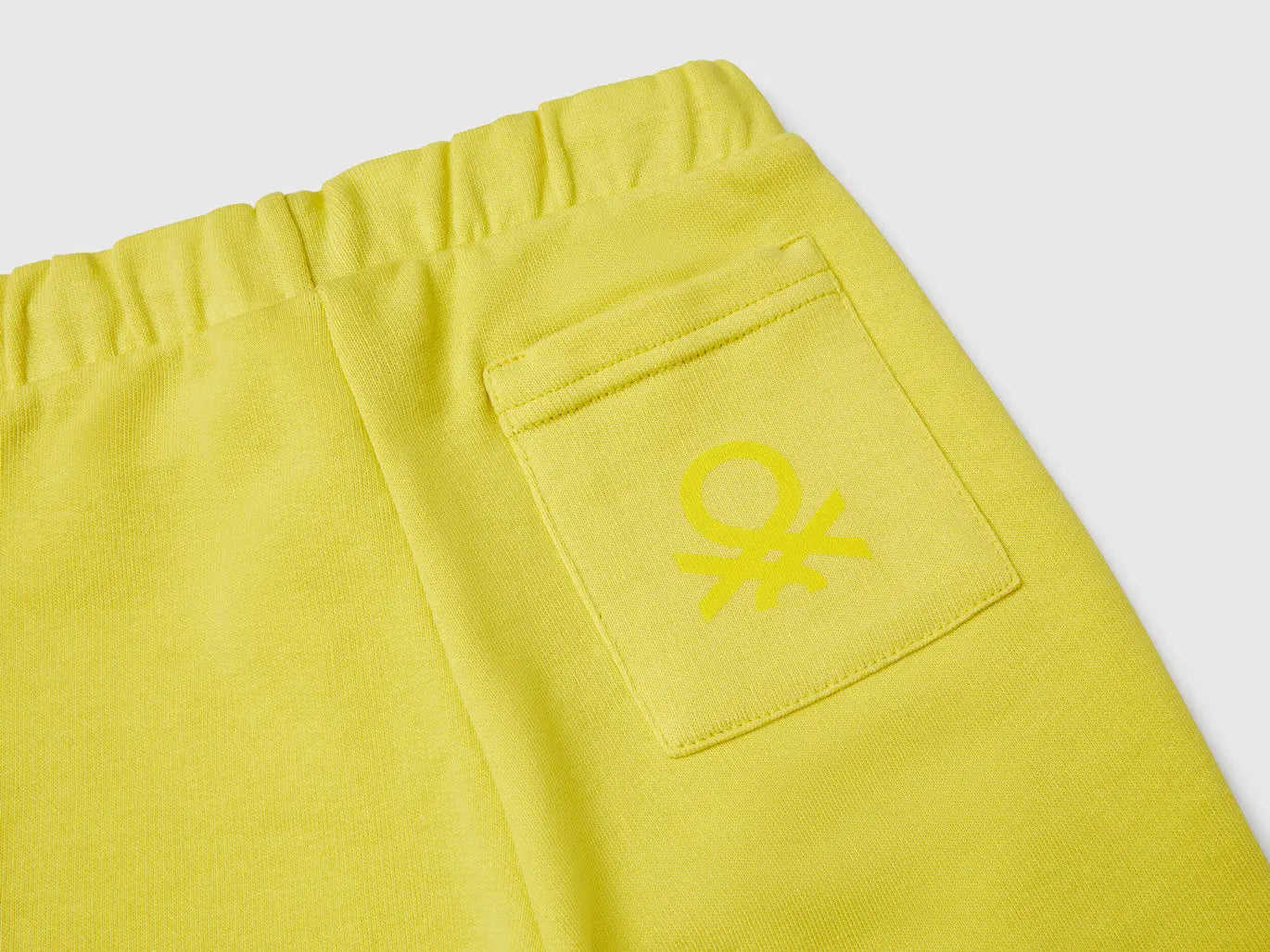 Benetton_Organic Cotton Sweatpants with Logo_3J70GF010_1T1_03