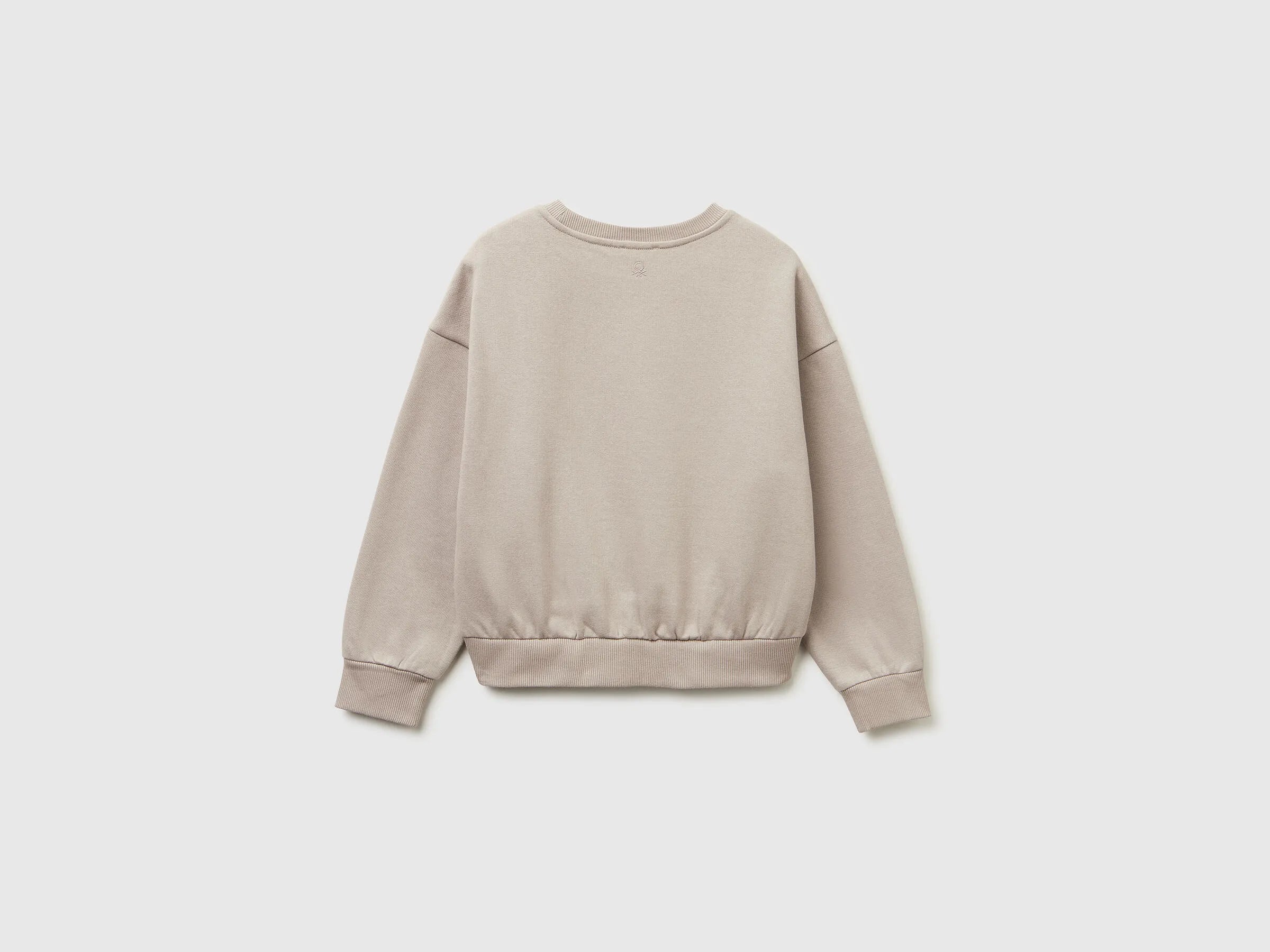 Benetton_Dove Gray_Warm Sweatshirt with Print and Rhinestones_3J73C10RA_18R_02