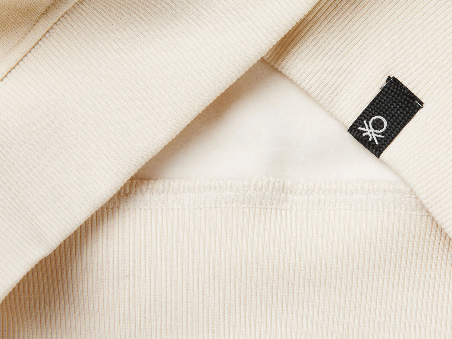 Benetton_Creamy White_Sweatshirt with Gamer Print_3J73C205I_3C9_03