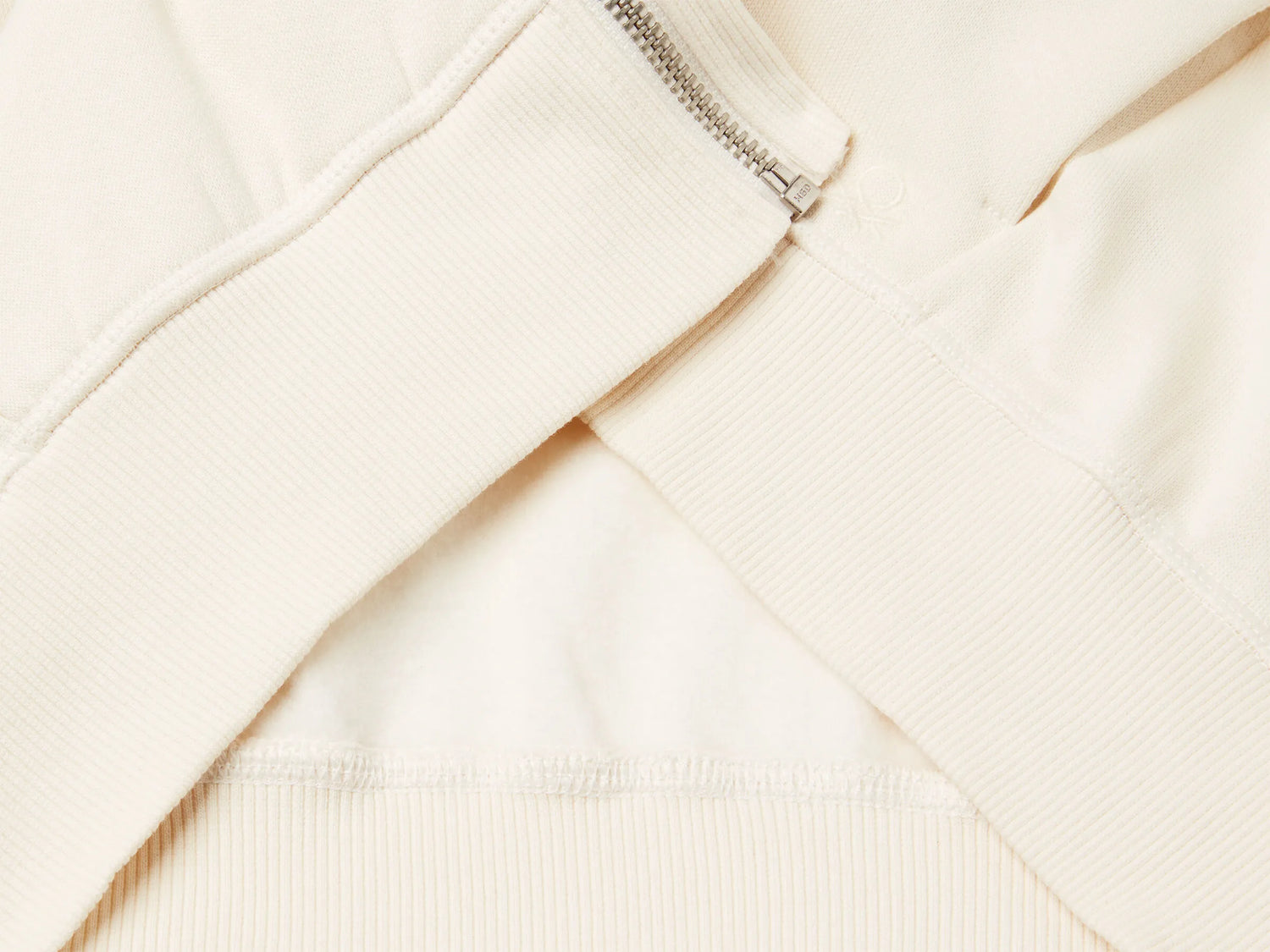 Benetton_Creamy White_Sweatshirt with Zip and Rhinestones_3J73C505R_0R2_03