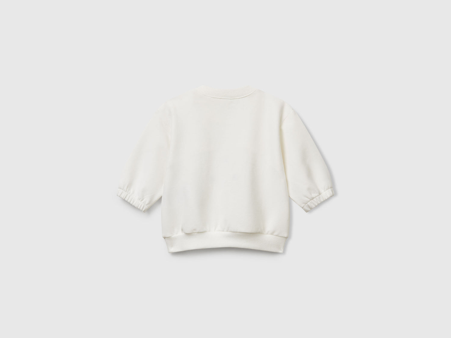 Benetton_White_Sweatshirt with Embroidery and Patches_3MDSA1061_074_02