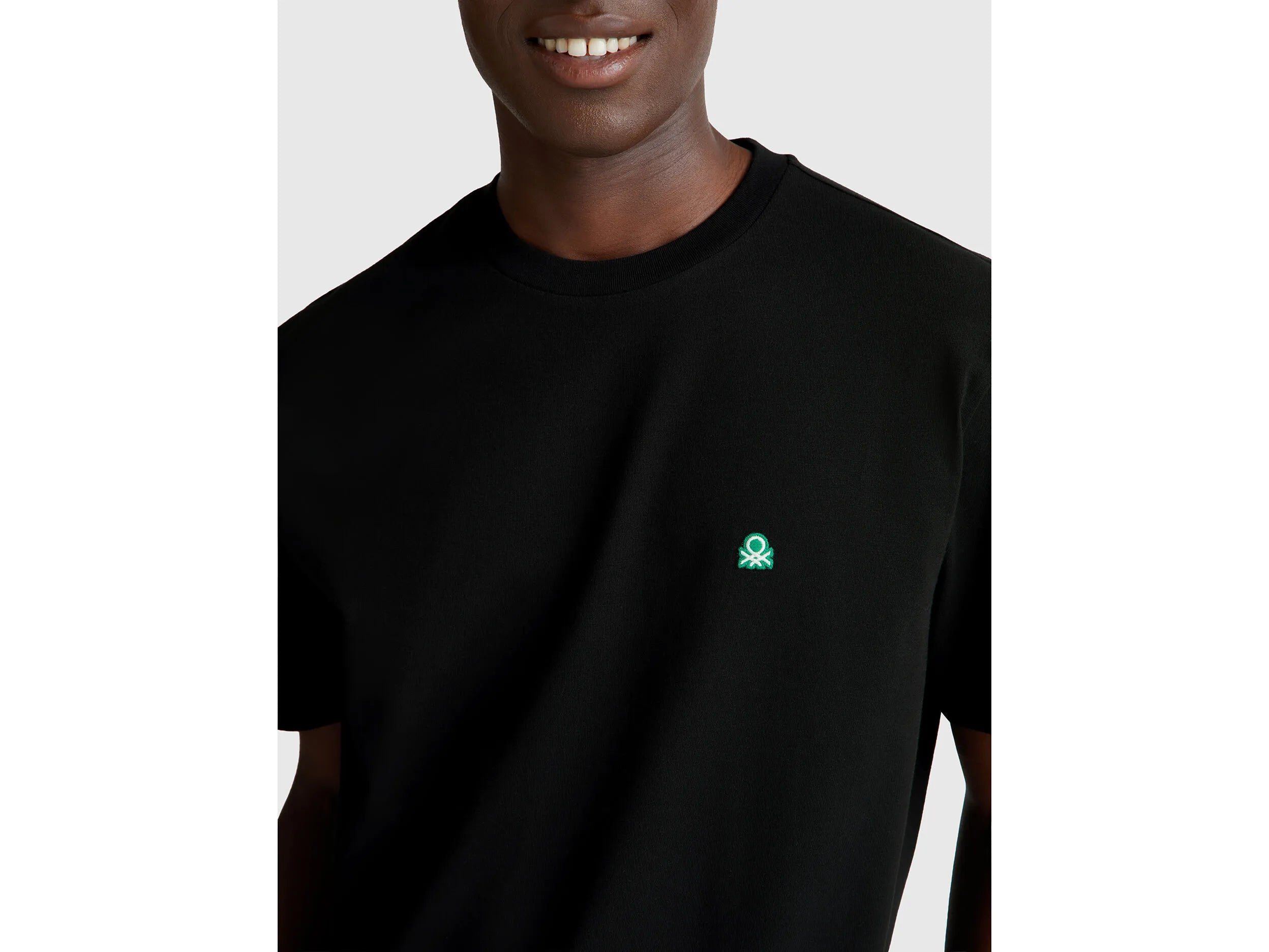 Benetton Black Men Basic Cotton T-Shirt SKU: 3MI5J1AF7_100 Image 03