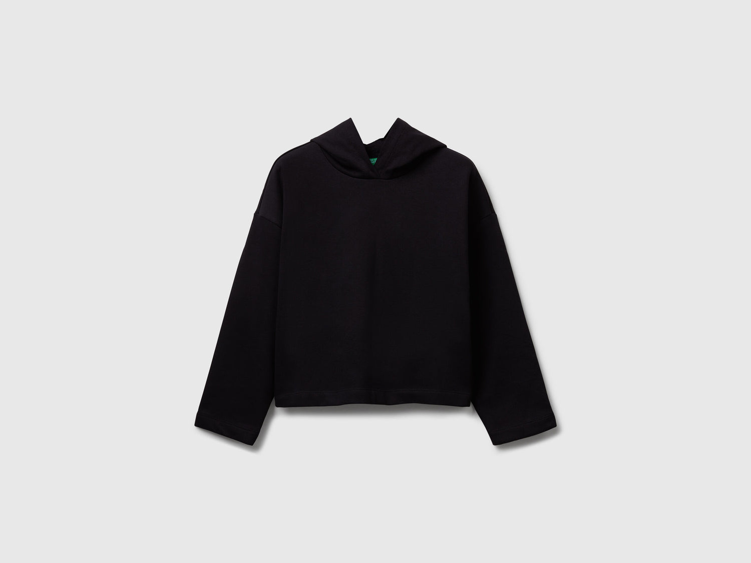 Benetton_Black_Sweatshirt with Slogan Print_3NBMC2053_100_01