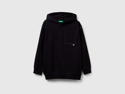 Benetton_Black_Oversized Sweatshirt with Bold Print_3NBMC205A_100_01