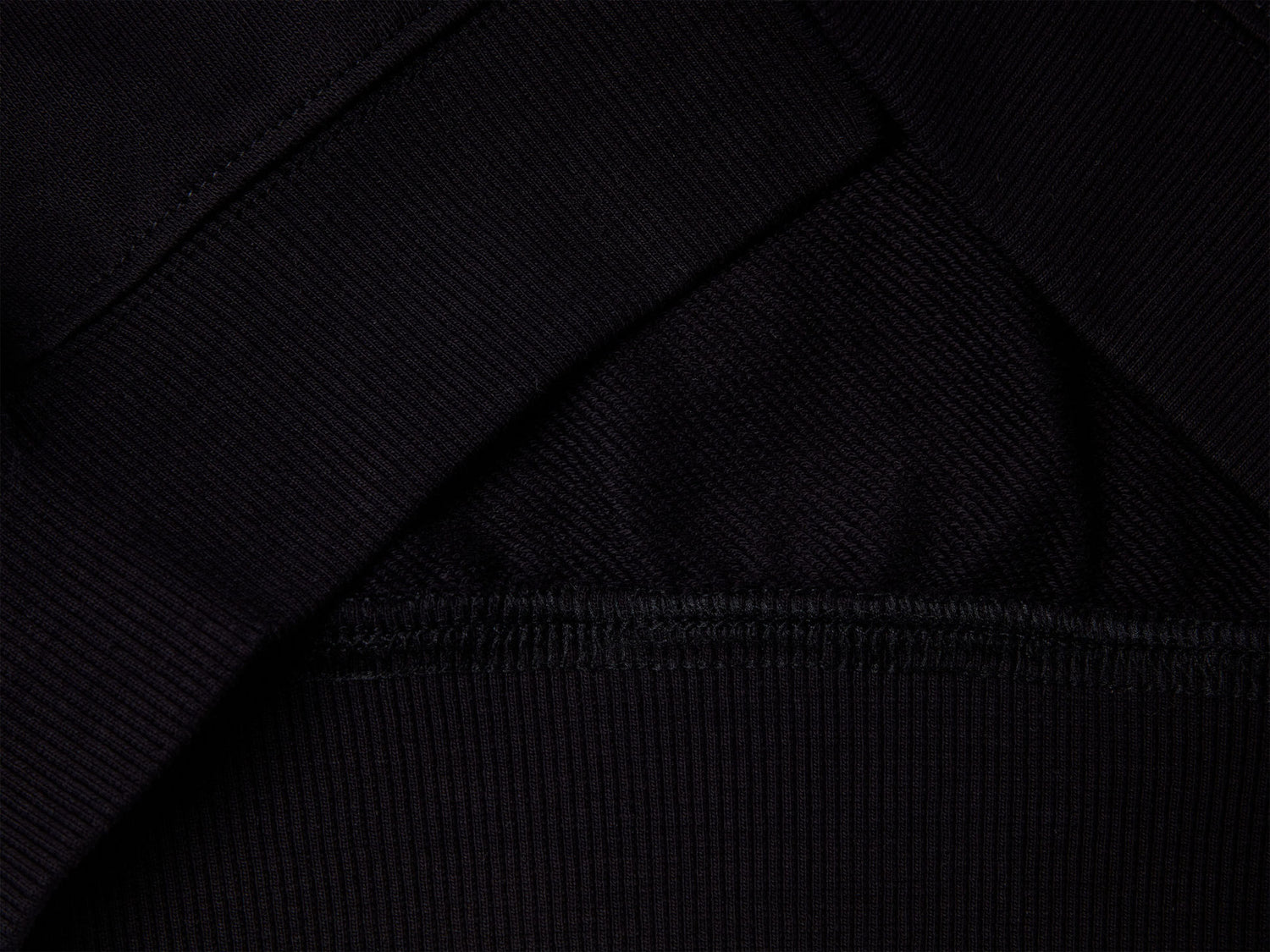 Benetton_Black_Oversized Sweatshirt with Bold Print_3NBMC205A_100_03