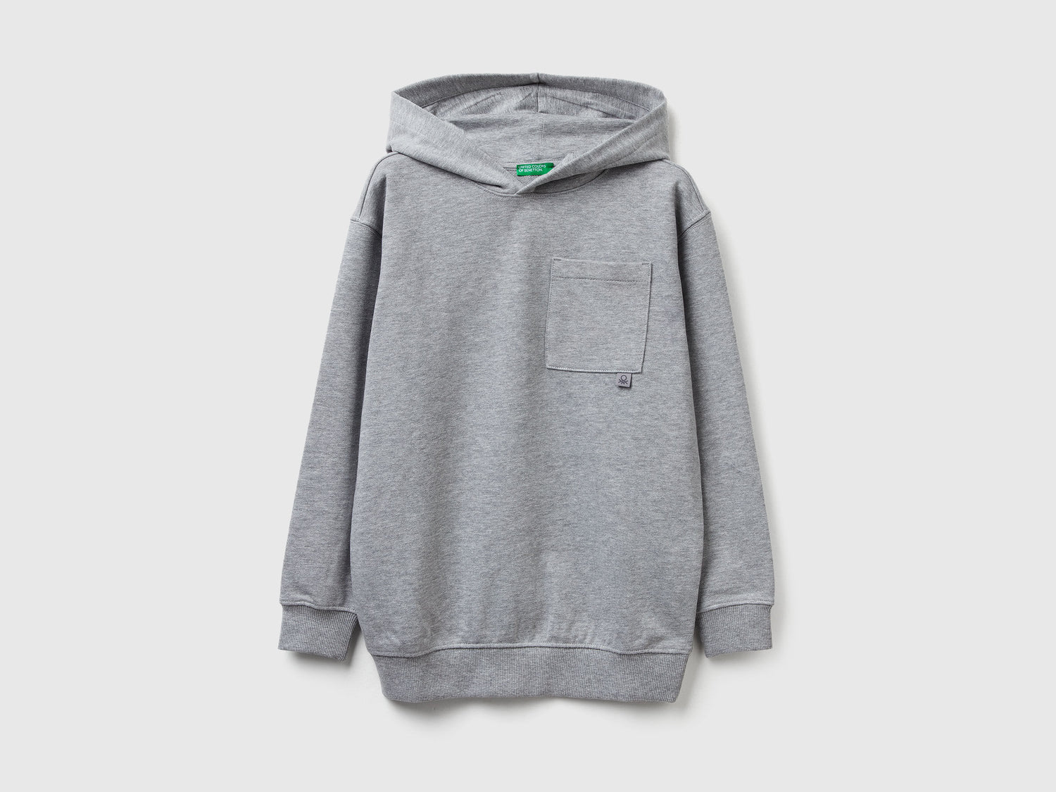 Benetton_Light Gray_Oversized Sweatshirt with Bold Print_3NBMC205A_501_01