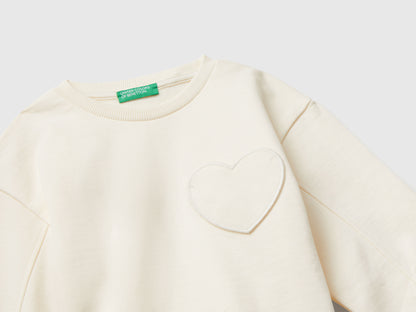 Benetton_Creamy White_Sweatshirt with Heart Patch_3NBMG10K2_0R2_03