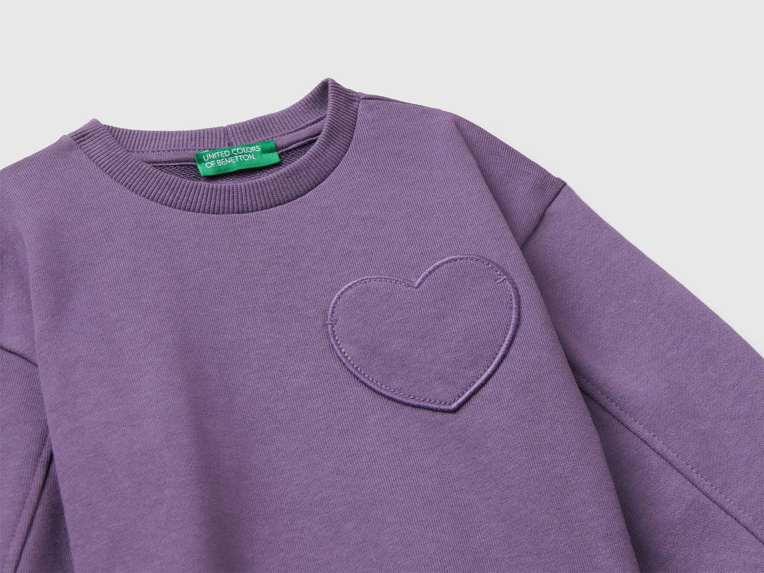 Benetton_Purple_Sweatshirt with Heart Patch_3NBMG10K2_1V4_03