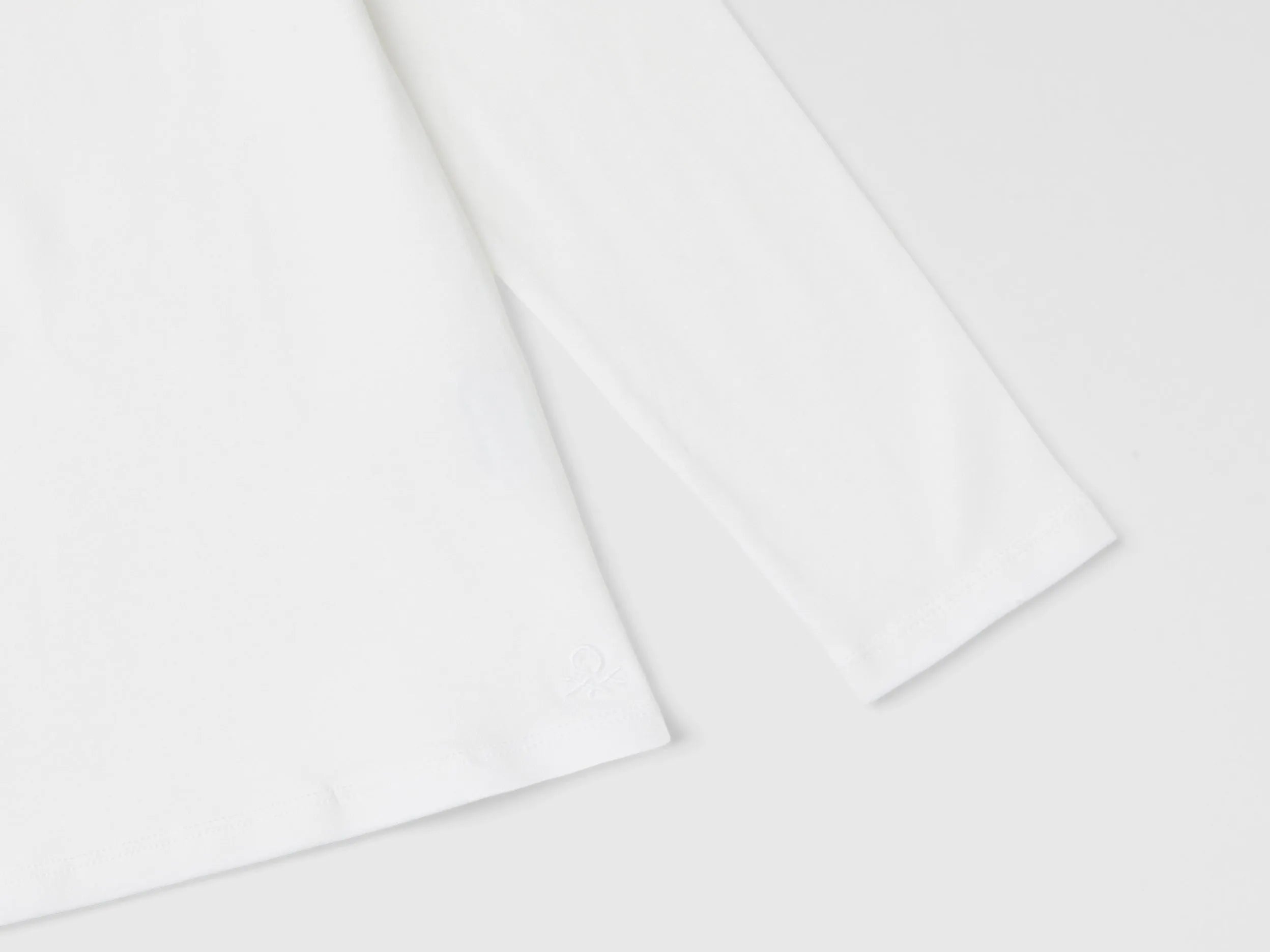 Benetton Creamy white Girls Stretch T-Shirt with High Neck SKU: 3P4ZC202N_074 Image 03