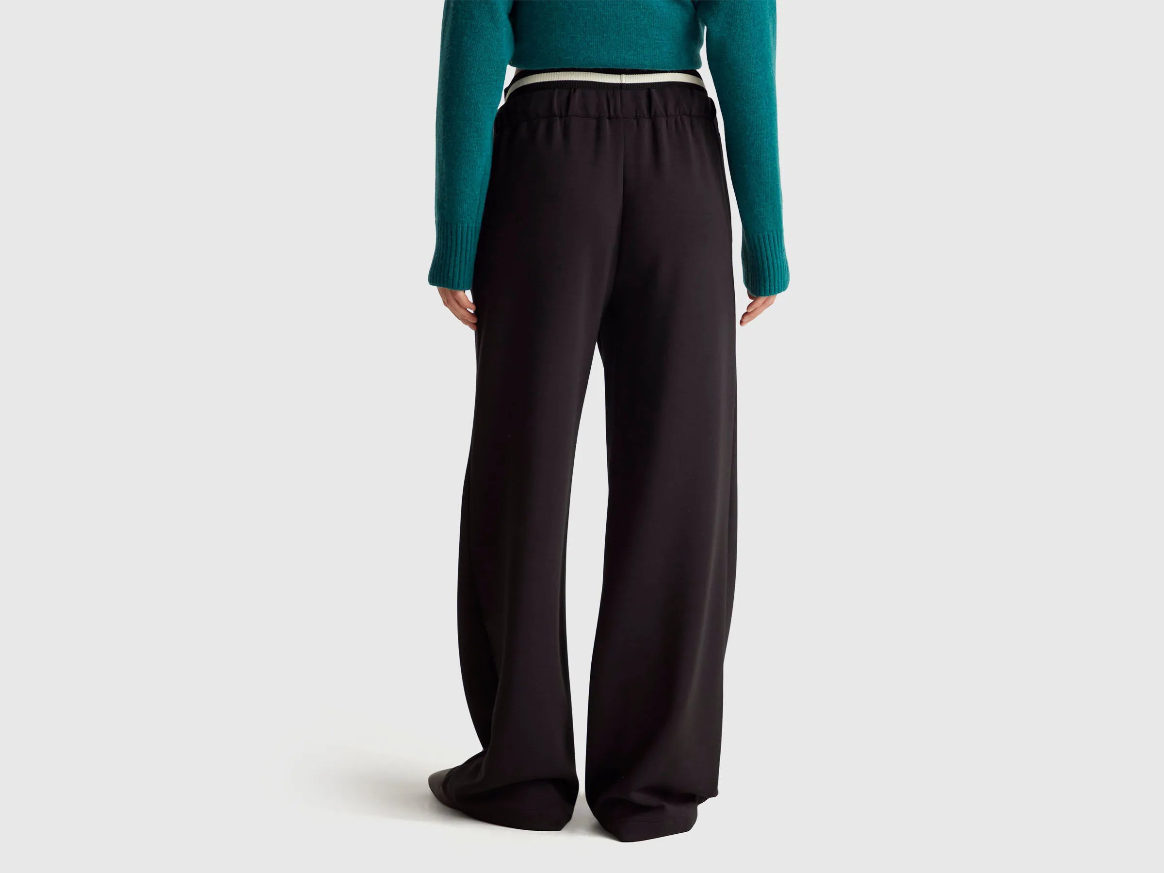 Benetton_Black_Wide Trousers in Stretch Modal_3QAFDF01D_100_03