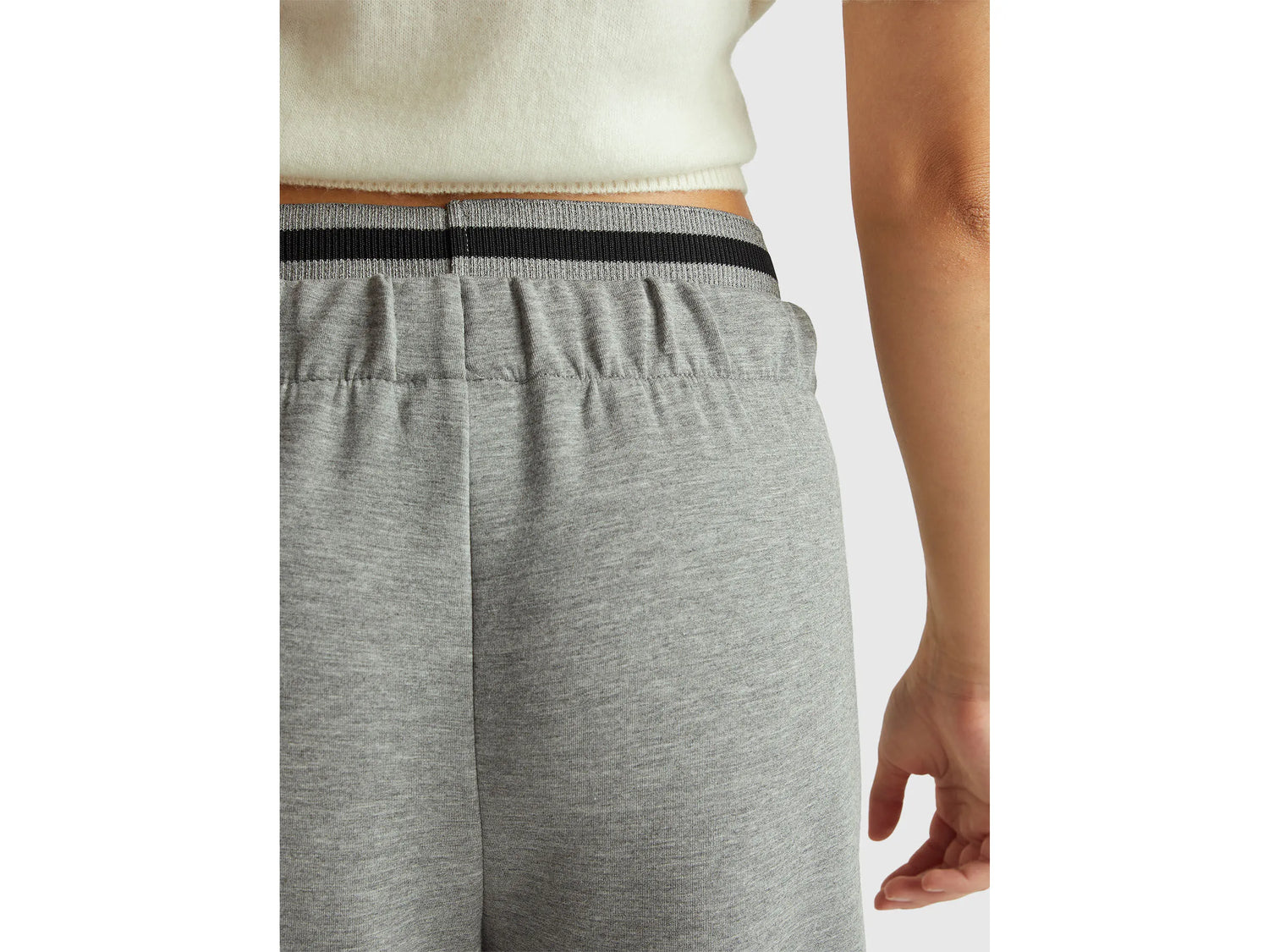 Benetton_Gray_Wide Trousers in Stretch Modal_3QAFDF01D_907_04