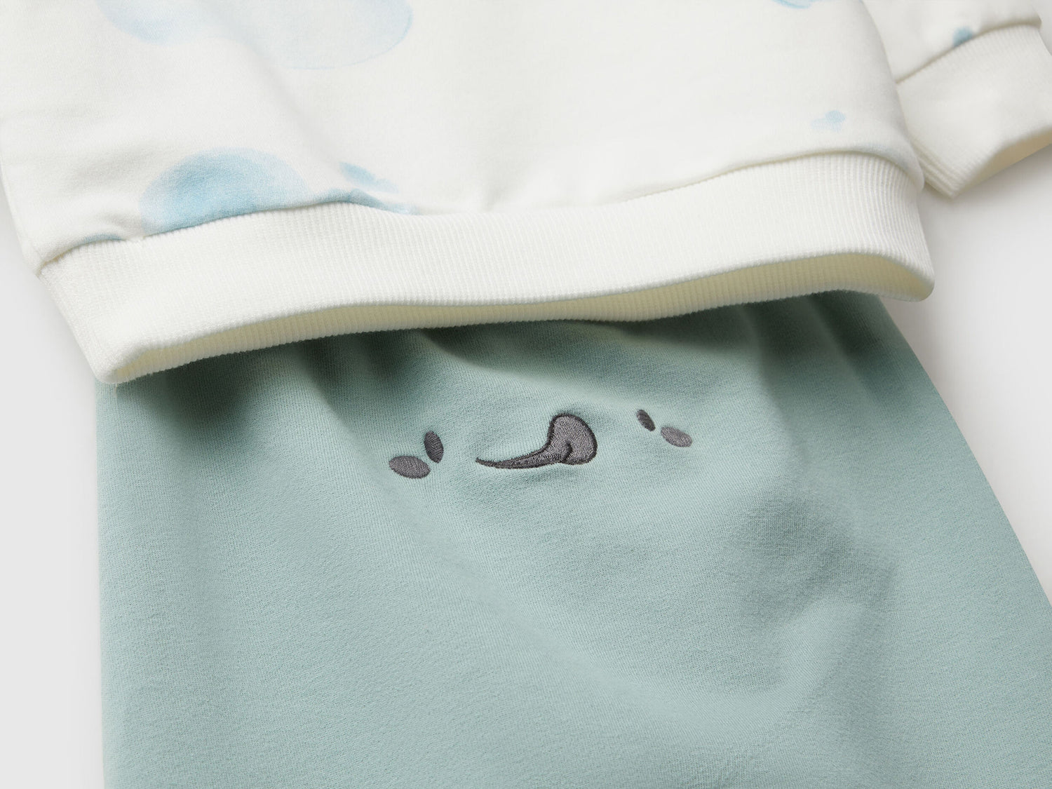 Benetton_Sky Blue_Sweat Set with Print_3QGXAK01B_64K_04