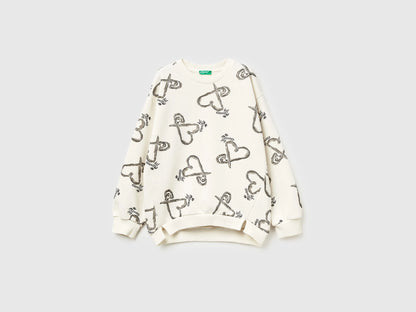 Benetton_Creamy White_White Sweatshirt with Heart Print_3QHCC10RS_69Q_01