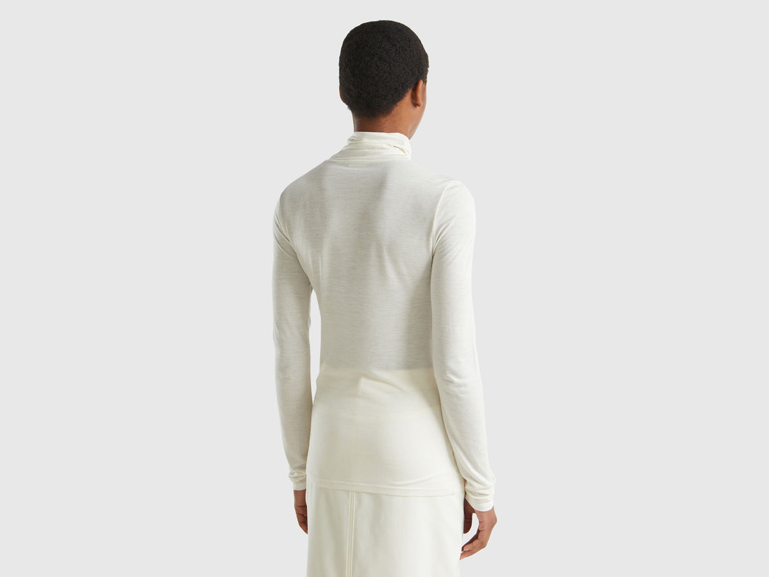 Turtleneck T-Shirt in Viscose and Cashmere Blend_3R0KD2013_6R2_02