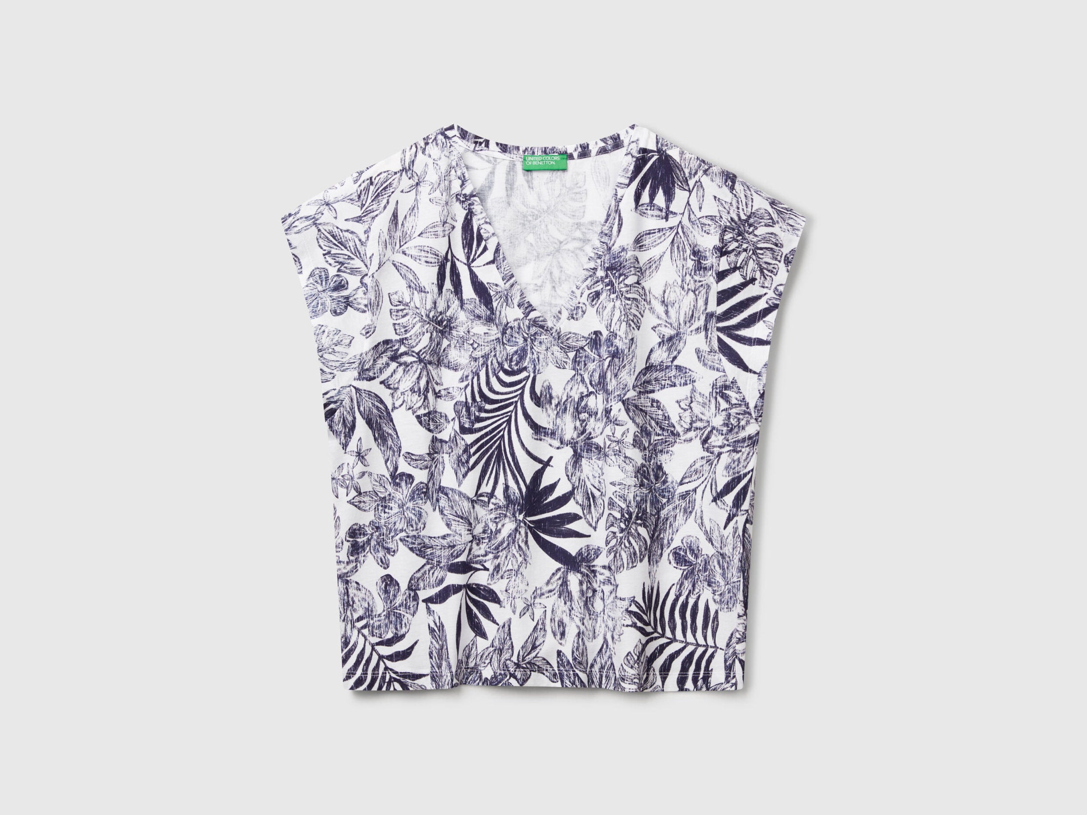 Benetton_T-Shirt with Floral Print_3SEBD10AE_71T_03