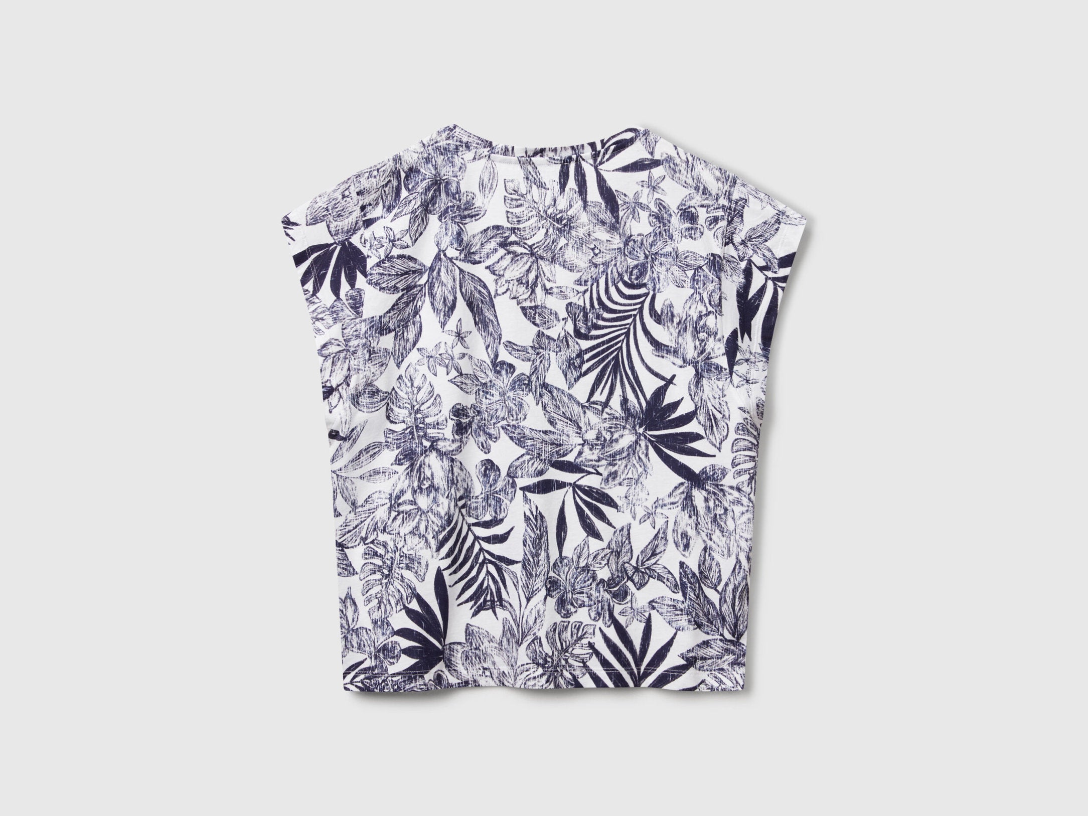 Benetton_T-Shirt with Floral Print_3SEBD10AE_71T_04
