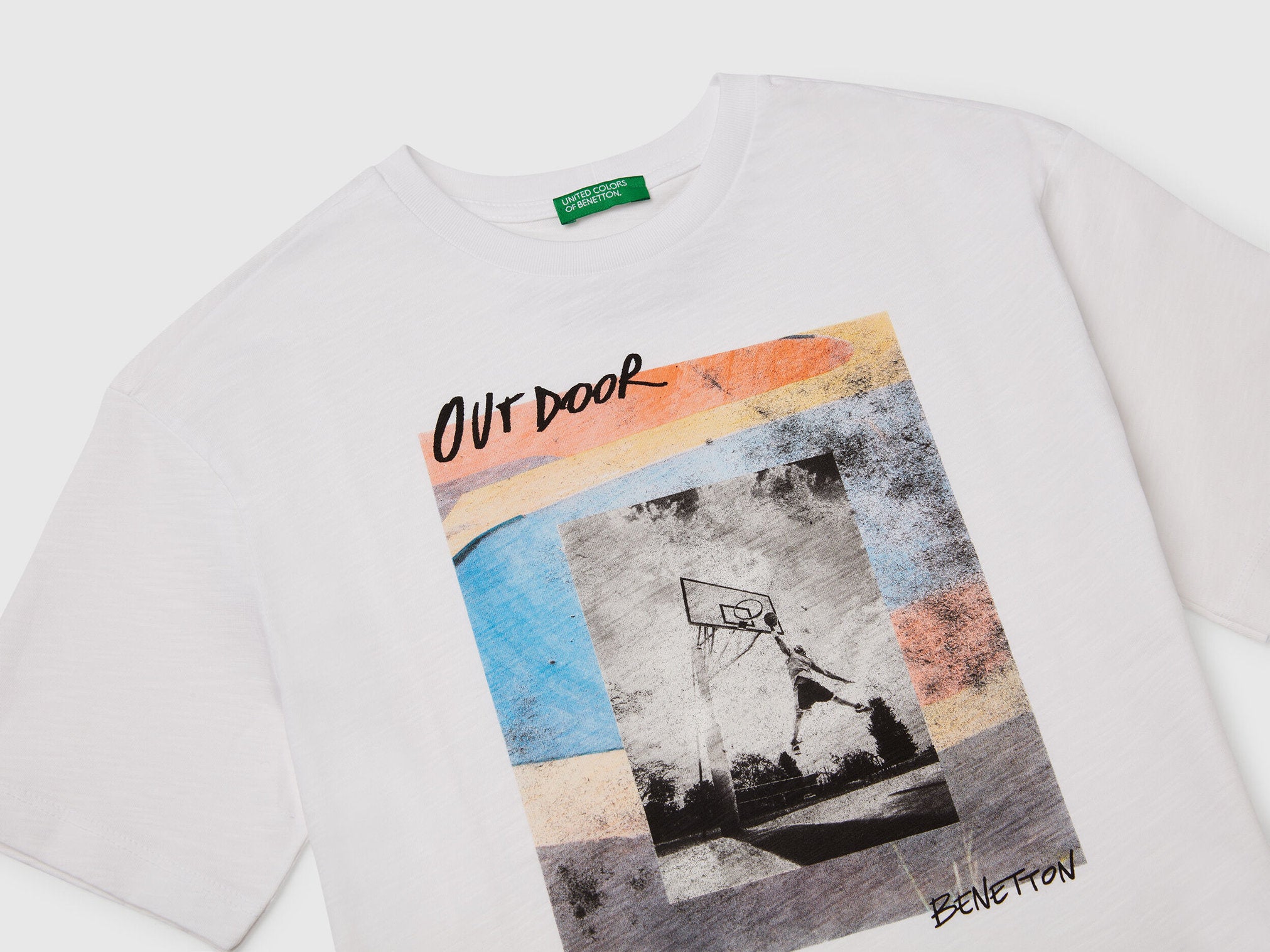 Benetton_T-Shirt with Photo Print_3SLUC10P8_101_03