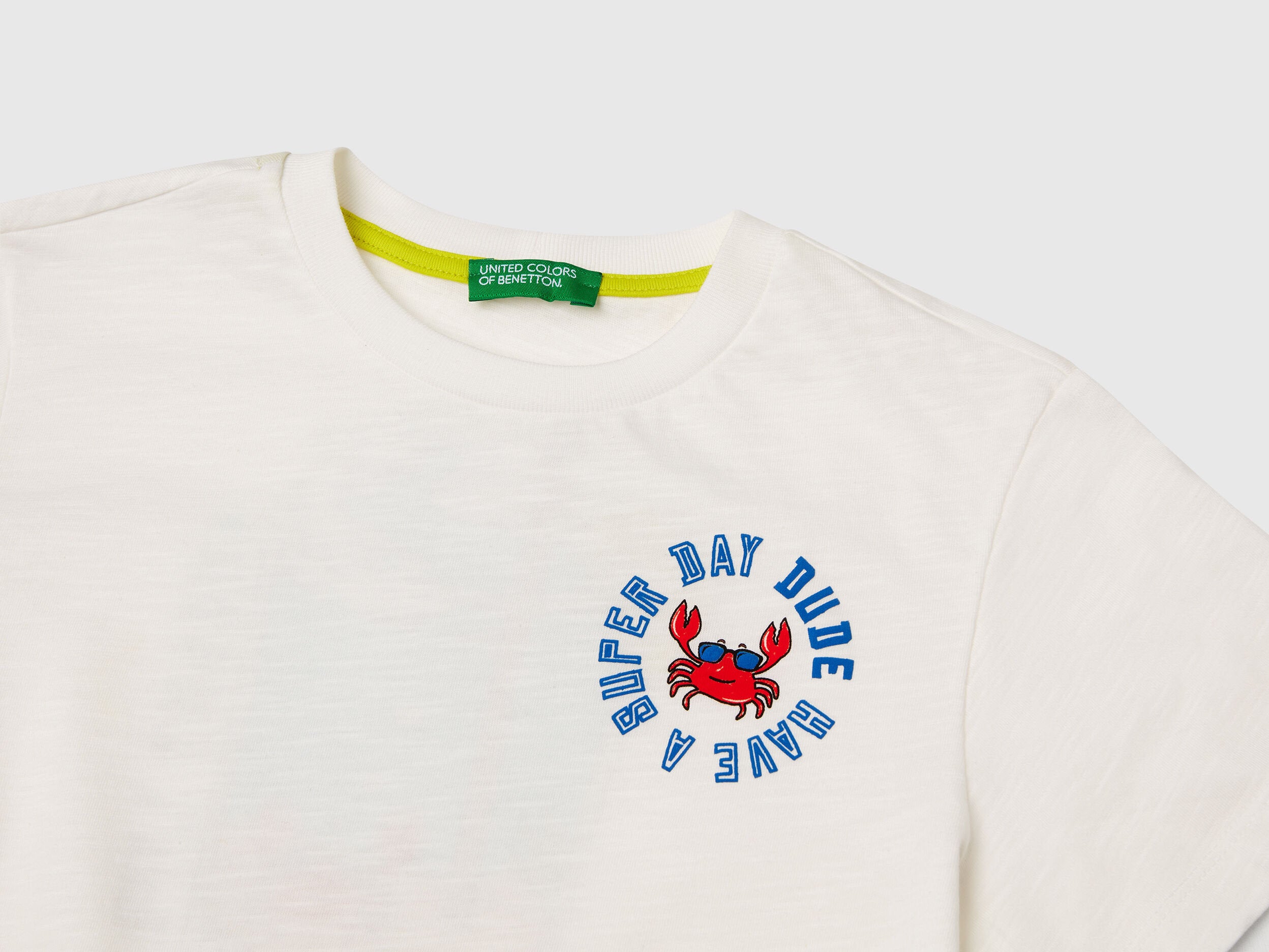 Benetton_Oversized T-Shirt in Lightweight Cotton_3SLUG10JF_074_03