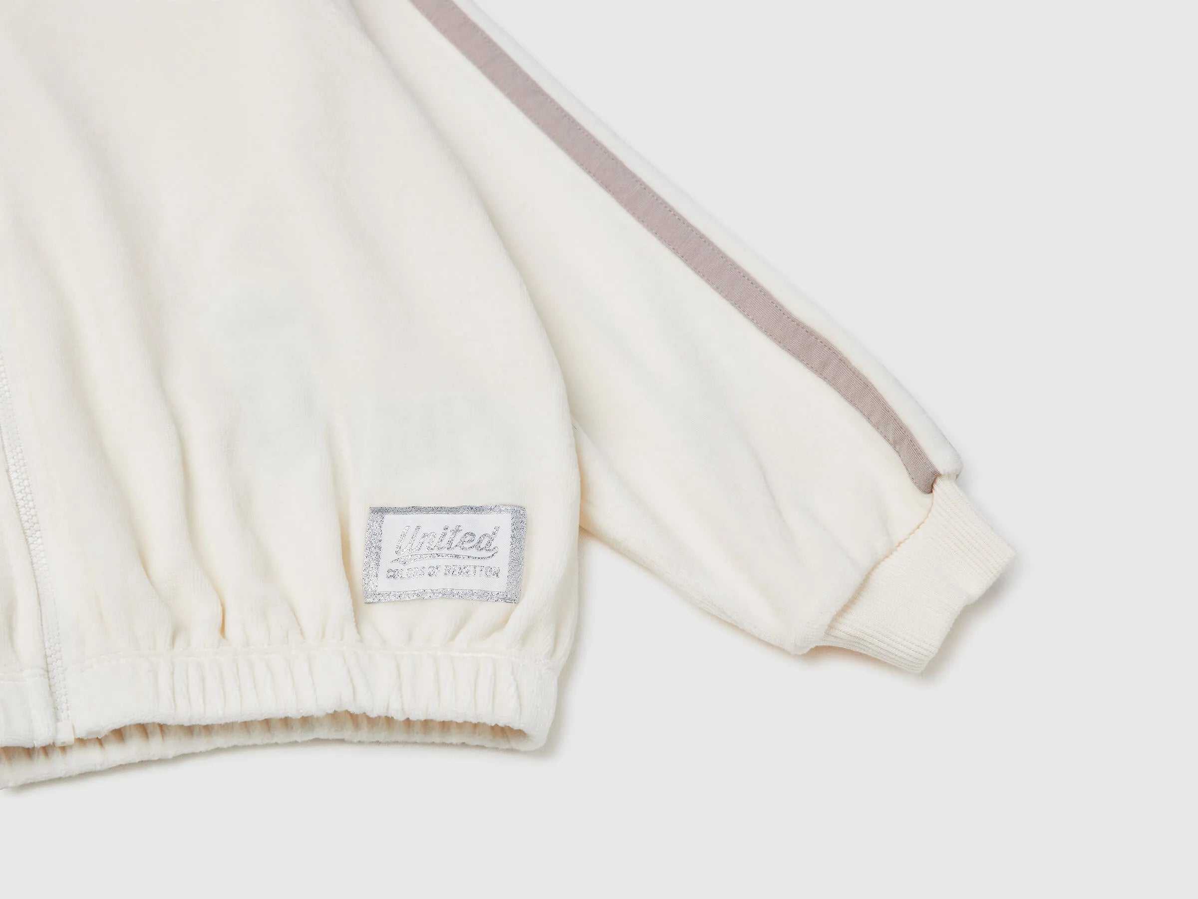 Benetton_Creamy White_Sweatshirt in Chenille with High Neck_3UAPC505Q_0R2_03