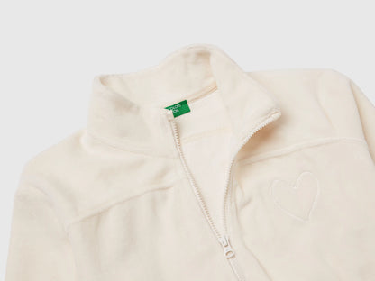 Benetton_Creamy White_Sweatshirt with Heart Embroidery_3UAPG5047_0R2_03