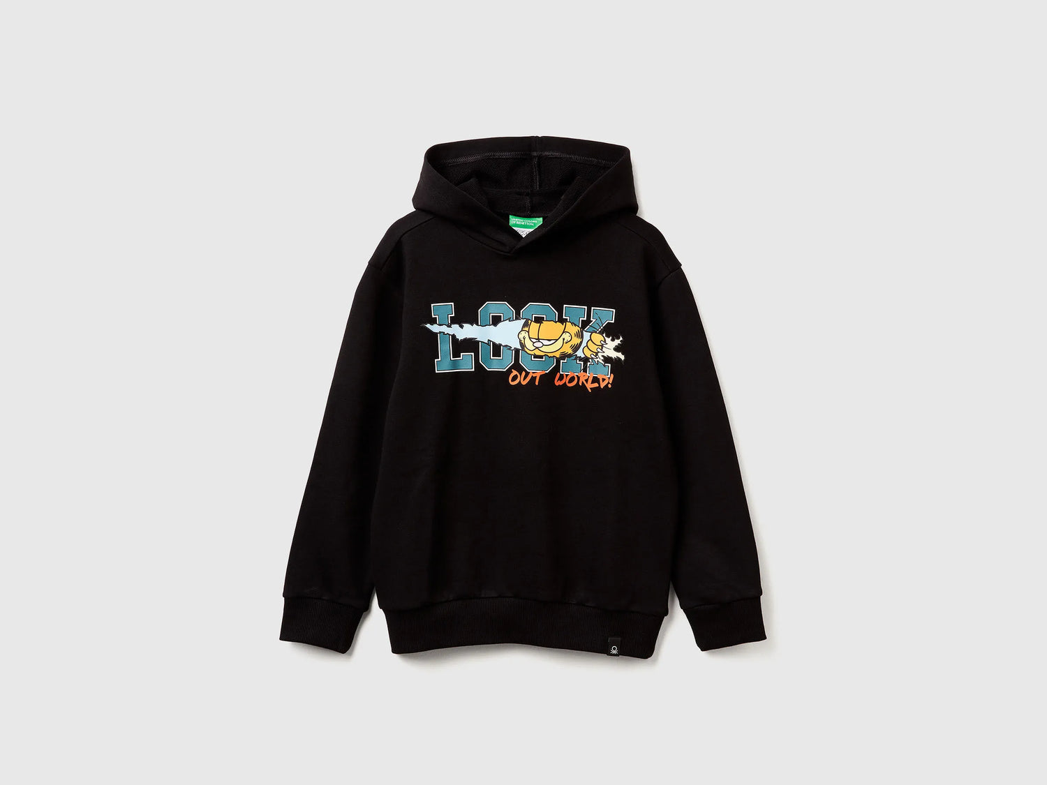 Benetton_Black_Sweatshirt Featuring Garfield ©2025 By Paws, Inc._3UNIC204Y_100_01