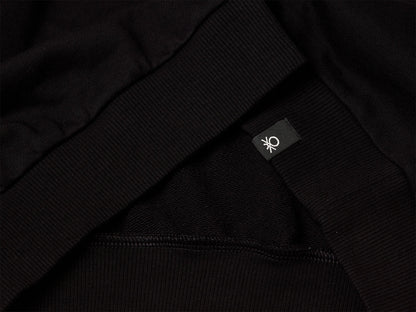 Benetton_Black_Sweatshirt Featuring Garfield ©2025 By Paws, Inc._3UNIC204Y_100_03