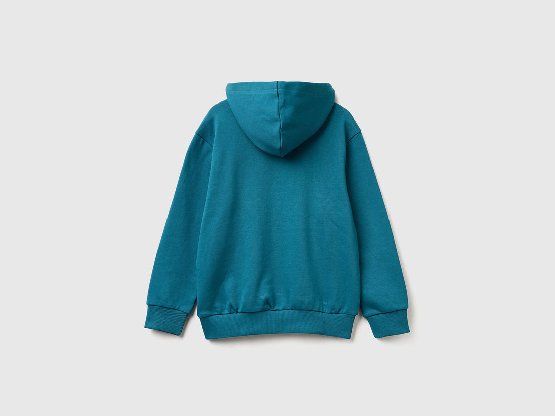 Benetton_Teal_Sweatshirt Featuring Garfield ©2025 By Paws, Inc._3UNIC204Y_3C5_02