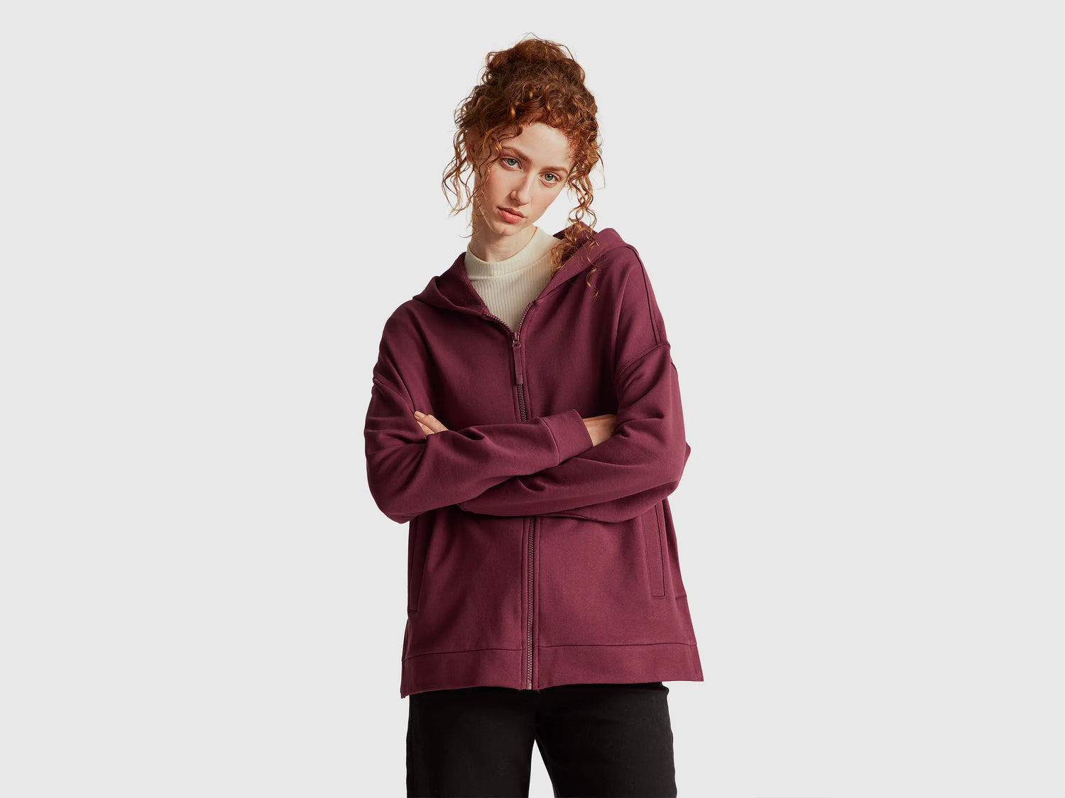 Benetton_Plum_100% Cotton Sweatshirt with Zip and Hood_3UNID500R_1D3_01