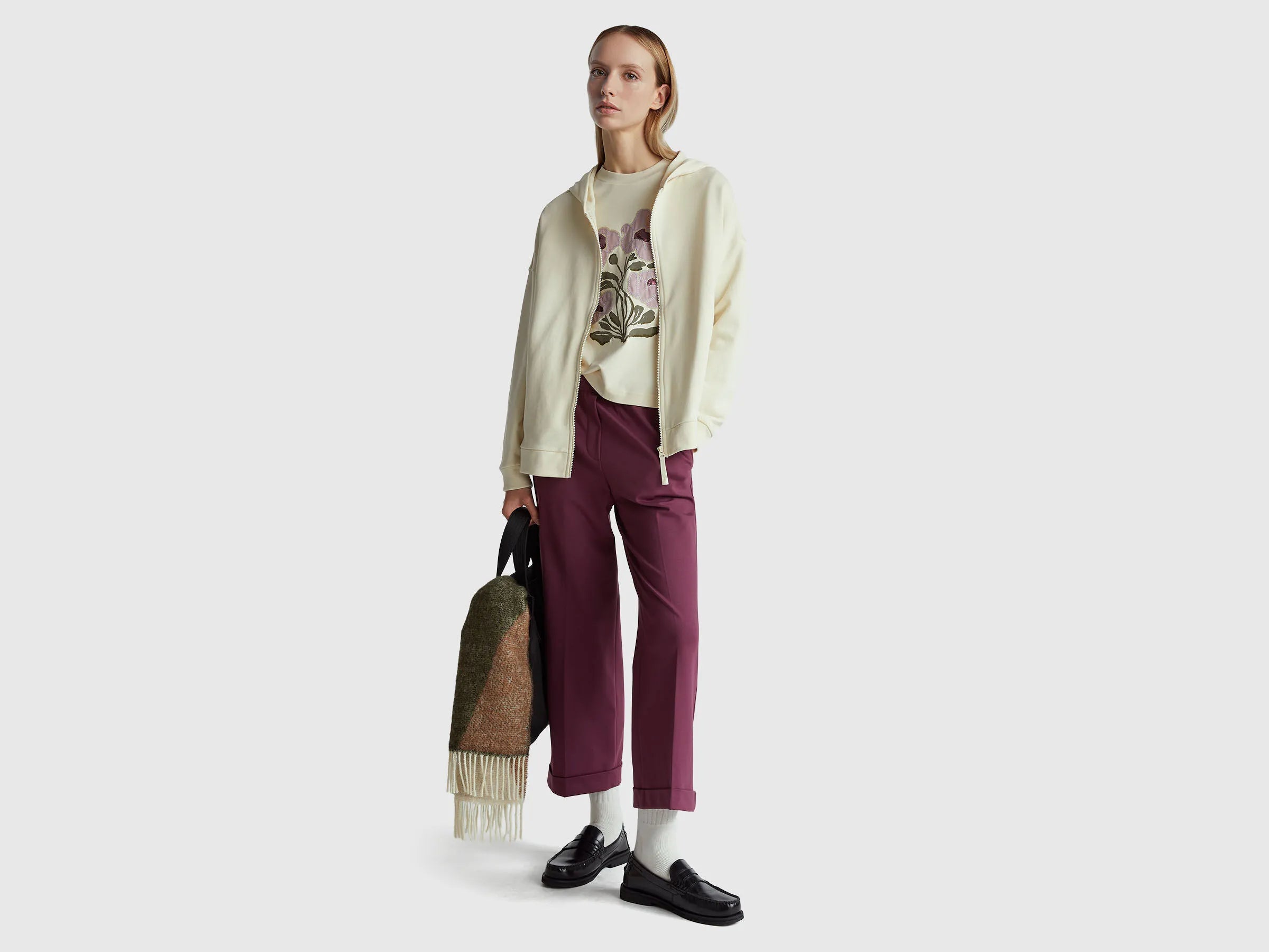 Benetton_Creamy White_100% Cotton Sweatshirt with Zip and Hood_3UNID500R_3C9_03