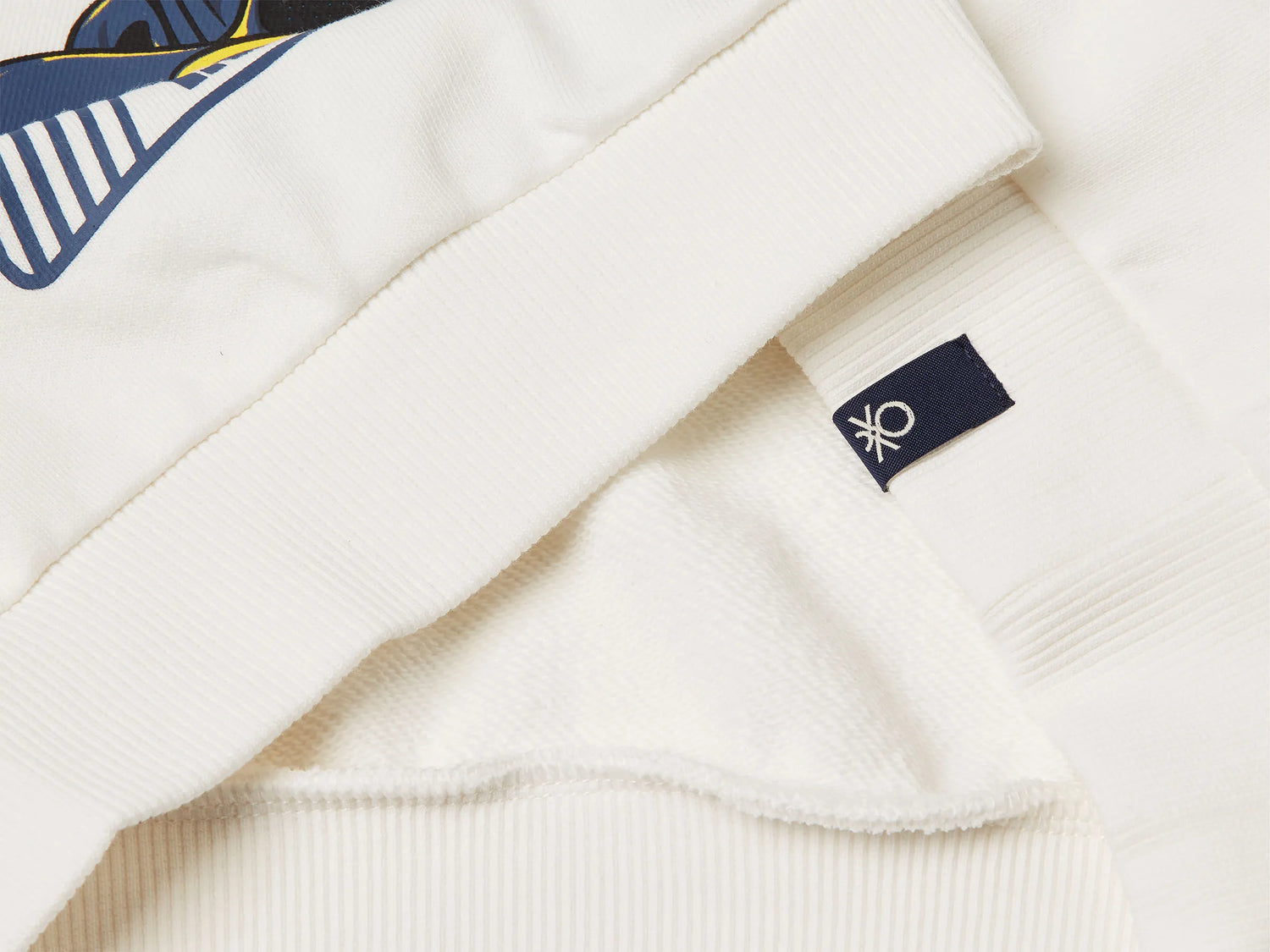 Benetton_Creamy White_Sweatshirt Featuring Batwheels ©&amp;ª Dc and Wbei_3UNIG2016_074_03