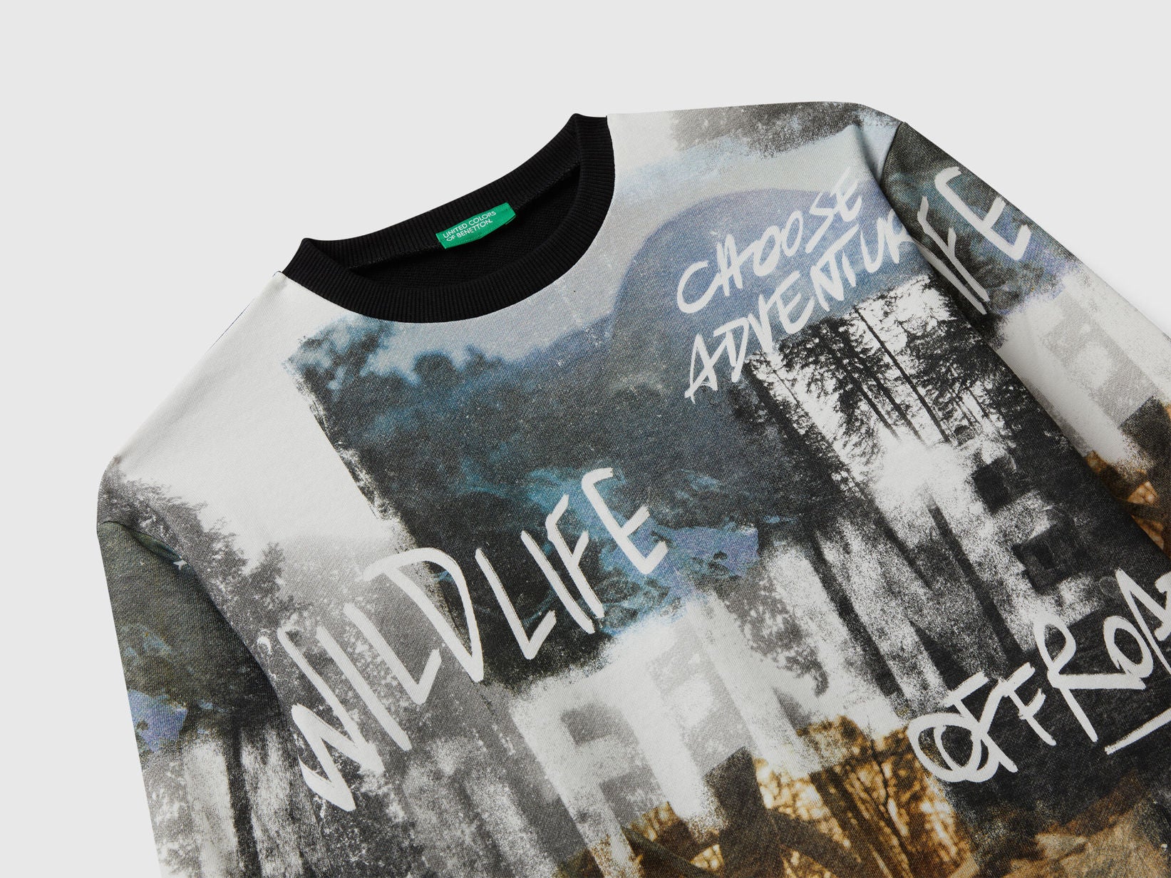 Benetton_Black_Sweatshirt with Print_3WECC10PR_903_03