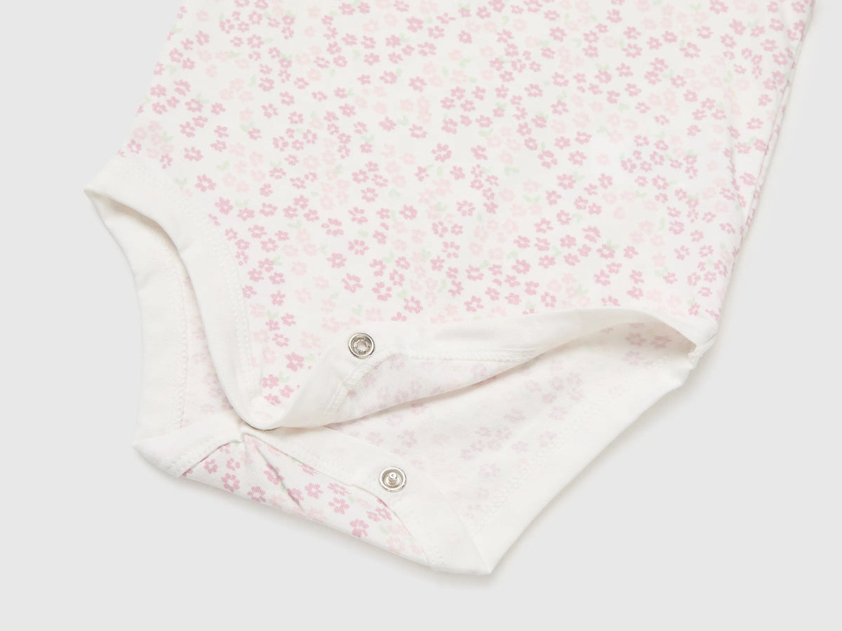 Benetton Soft Pink Unisex Two Stretch Cotton Bodysuits SKU: 3WGGAB011_902 Image 03