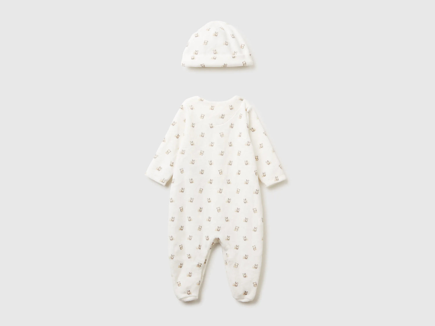 Benetton_Creamy White_Onesie and Chenille Cap Set_3WQSAK01G_905_02