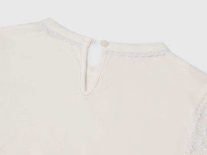 Benetton_T-Shirt with Lace Sleeve_3WYWC10O6_901_03