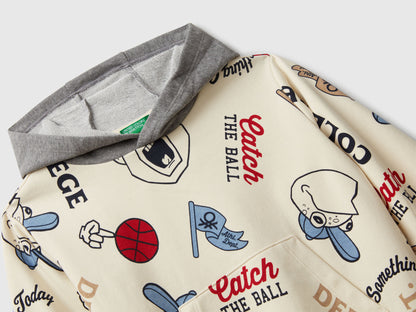 Benetton_Creamy White_Hoodie with Print in Cotton Blend_3X7YG2017_64D_03