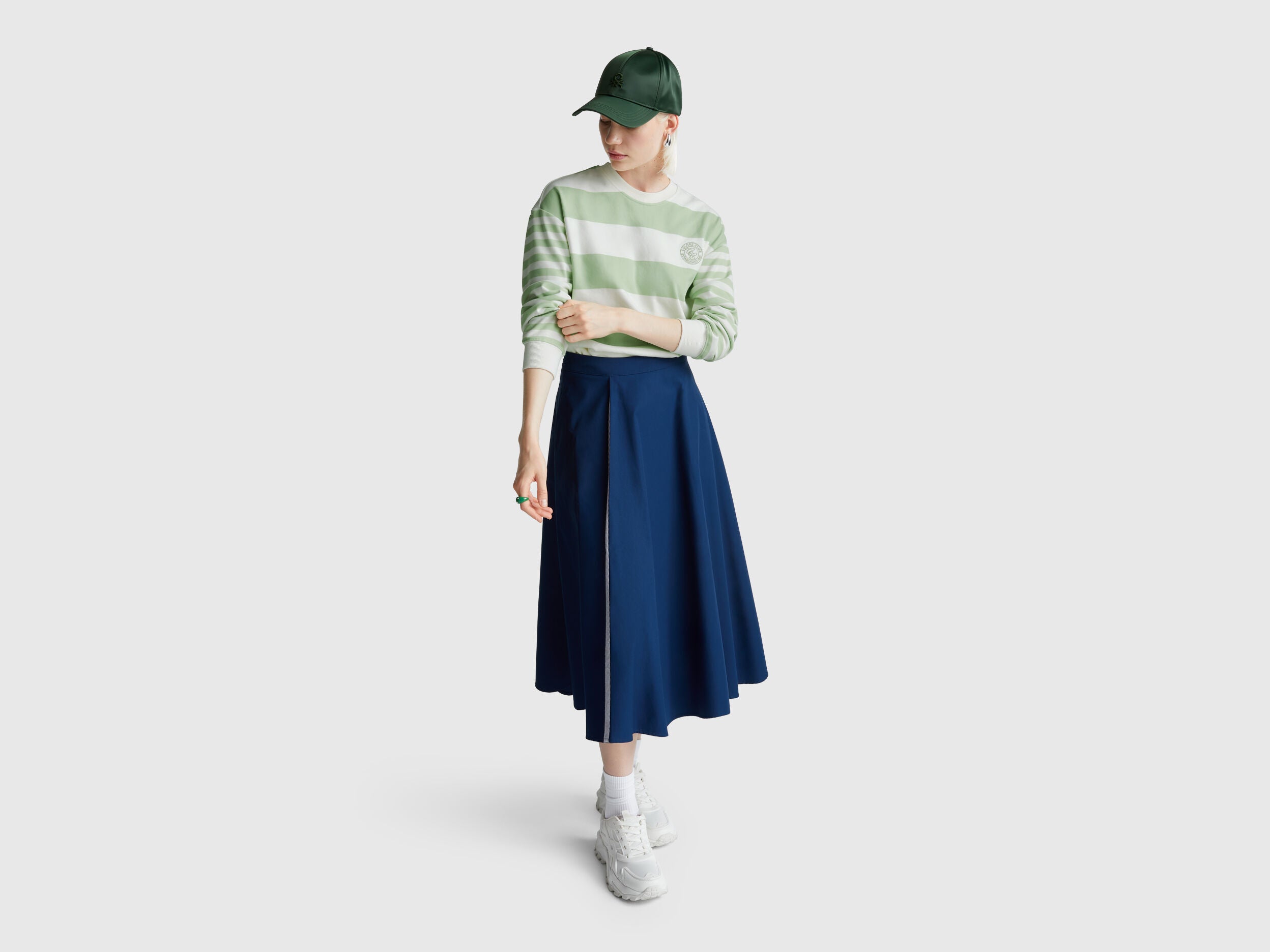 Benetton_Light Green_Striped Crew Neck Hoodie_3Y04D10AM_62Y_03