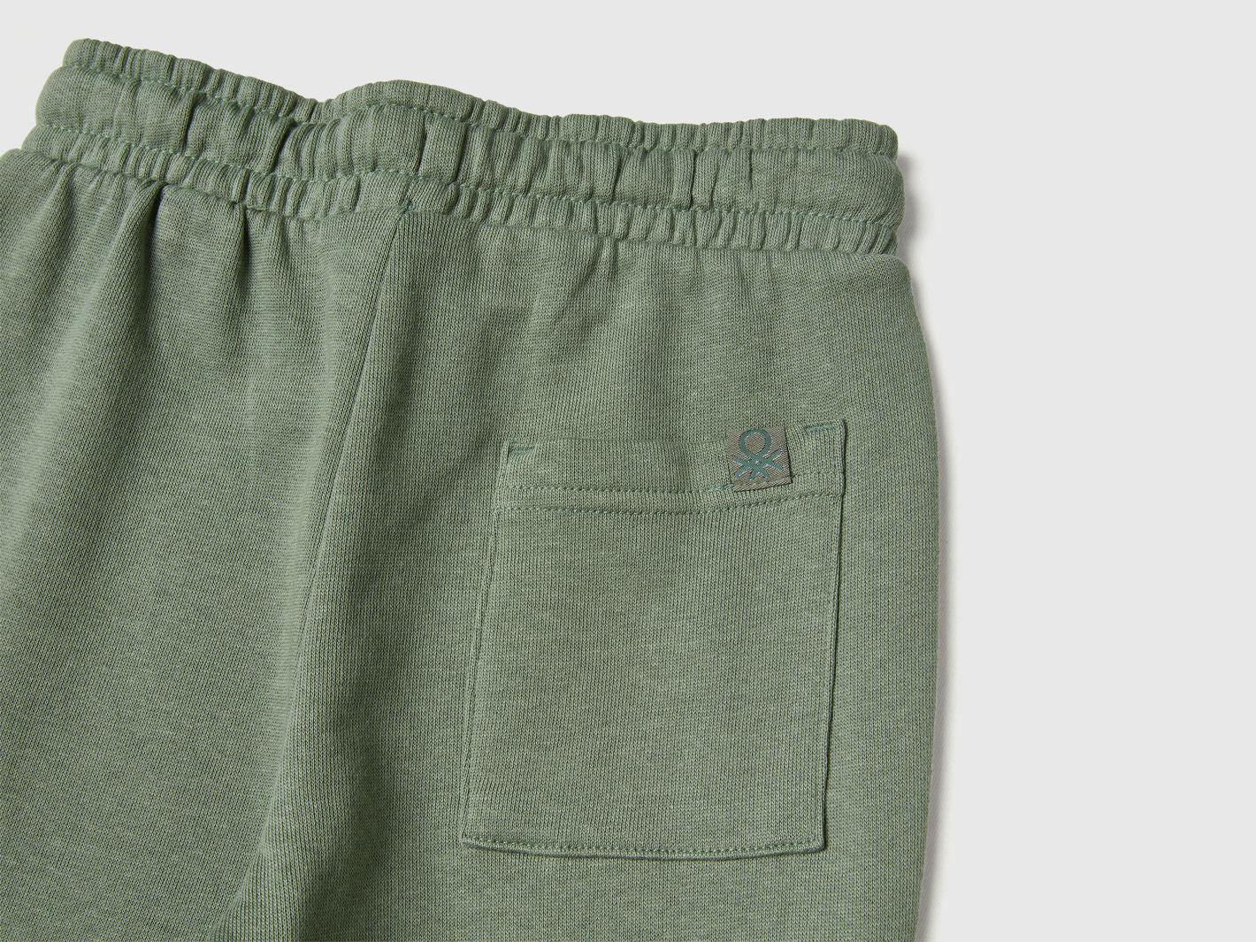 Benetton_Military Green_Outfit with Camouflage Print_3YWXGK00R_63T_04