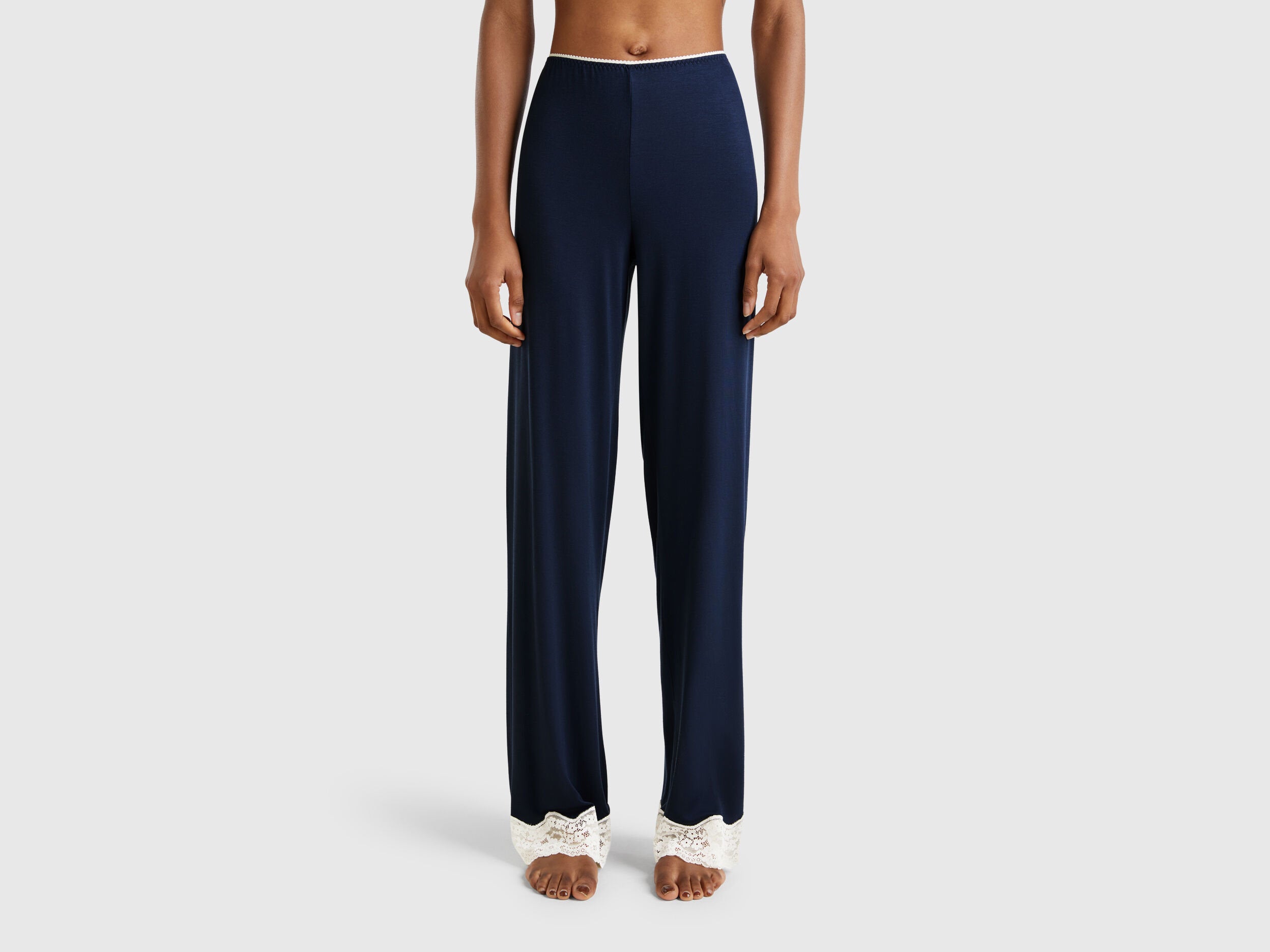 Benetton_Flowy Trousers with Lace_3Z123F04A_13C_02