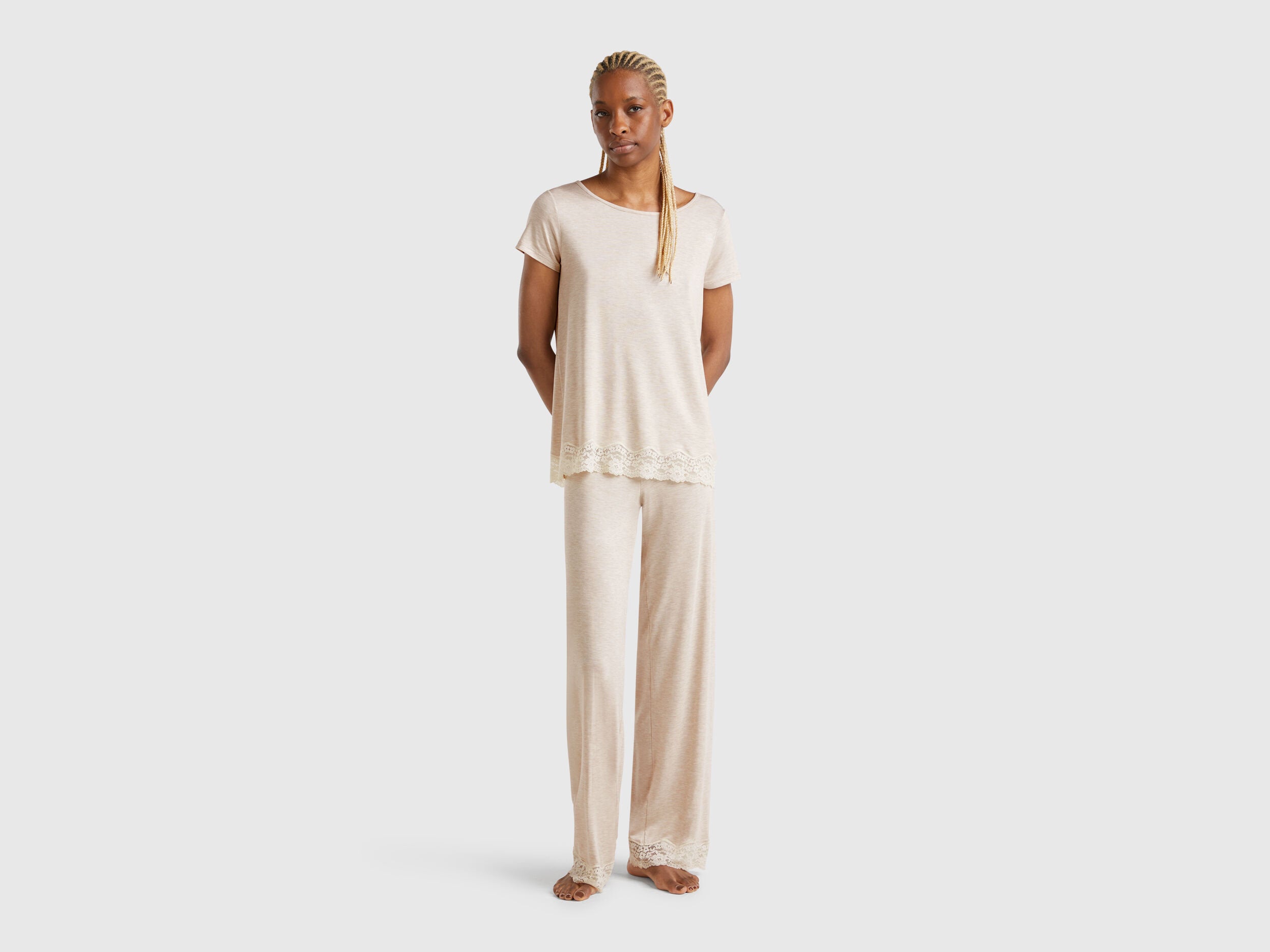 Benetton_Flowy Trousers with Lace_3Z123F04A_729_01