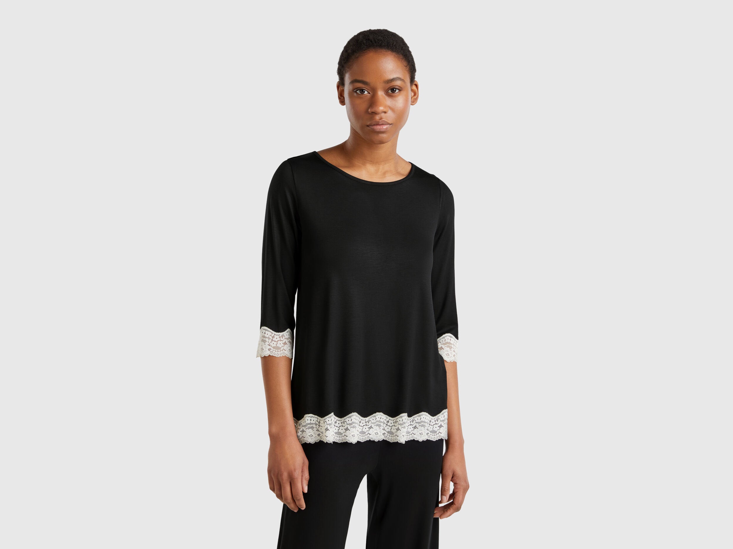 Benetton_T-Shirt with Lace Detail_3Z123M07E_100_01