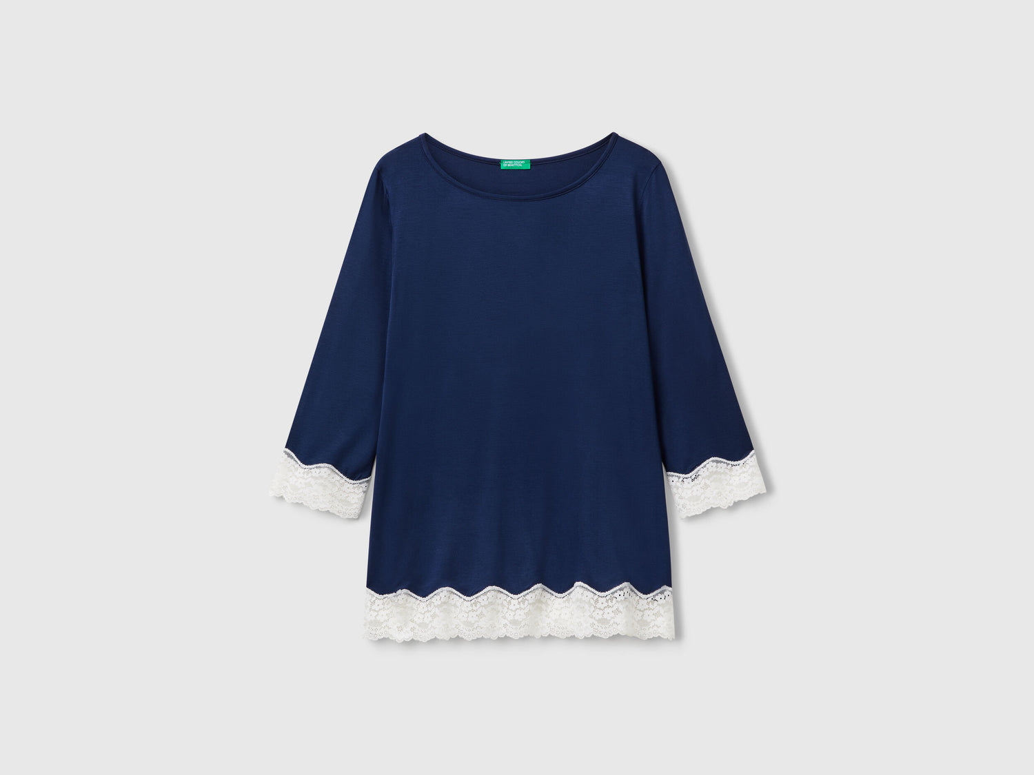 Benetton_Flowy Top with Lace Details_3Z123M07E_13C_04