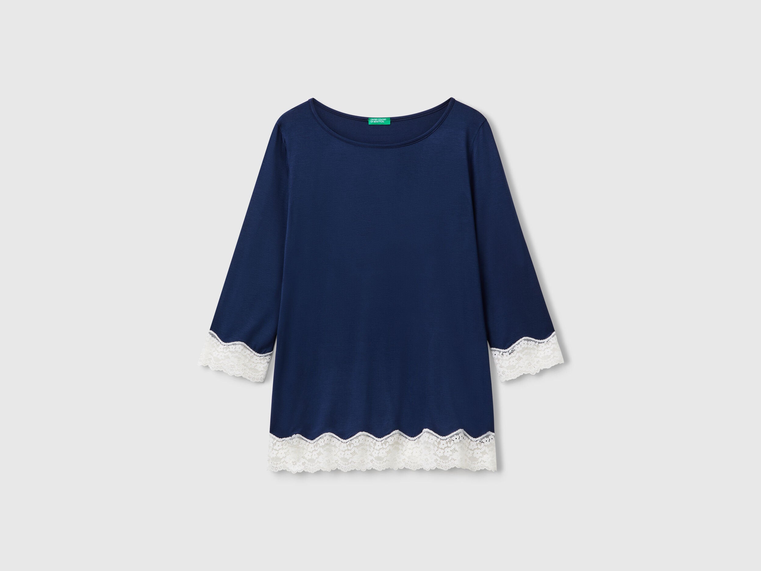 Benetton_Flowy Top with Lace Details_3Z123M07E_13C_04