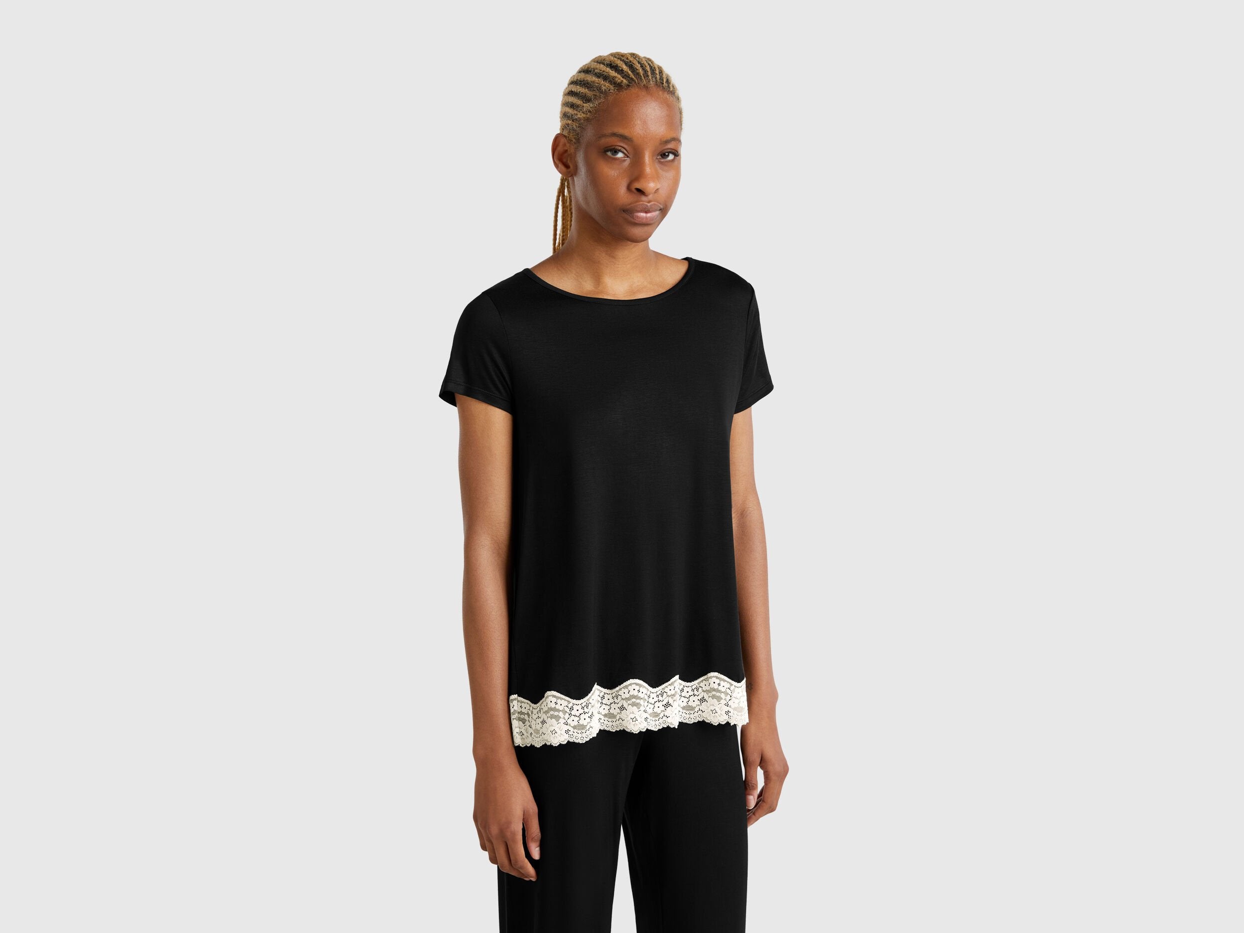 Benetton_Short Sleeve Top with Lace Details_3Z123M314_100_01