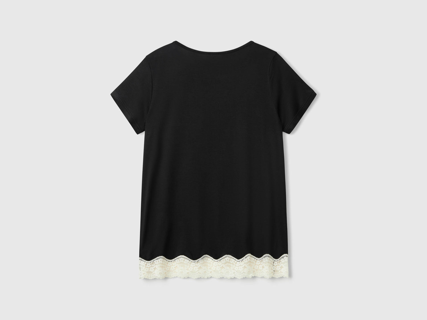 Benetton_Short Sleeve Top with Lace Details_3Z123M314_100_05