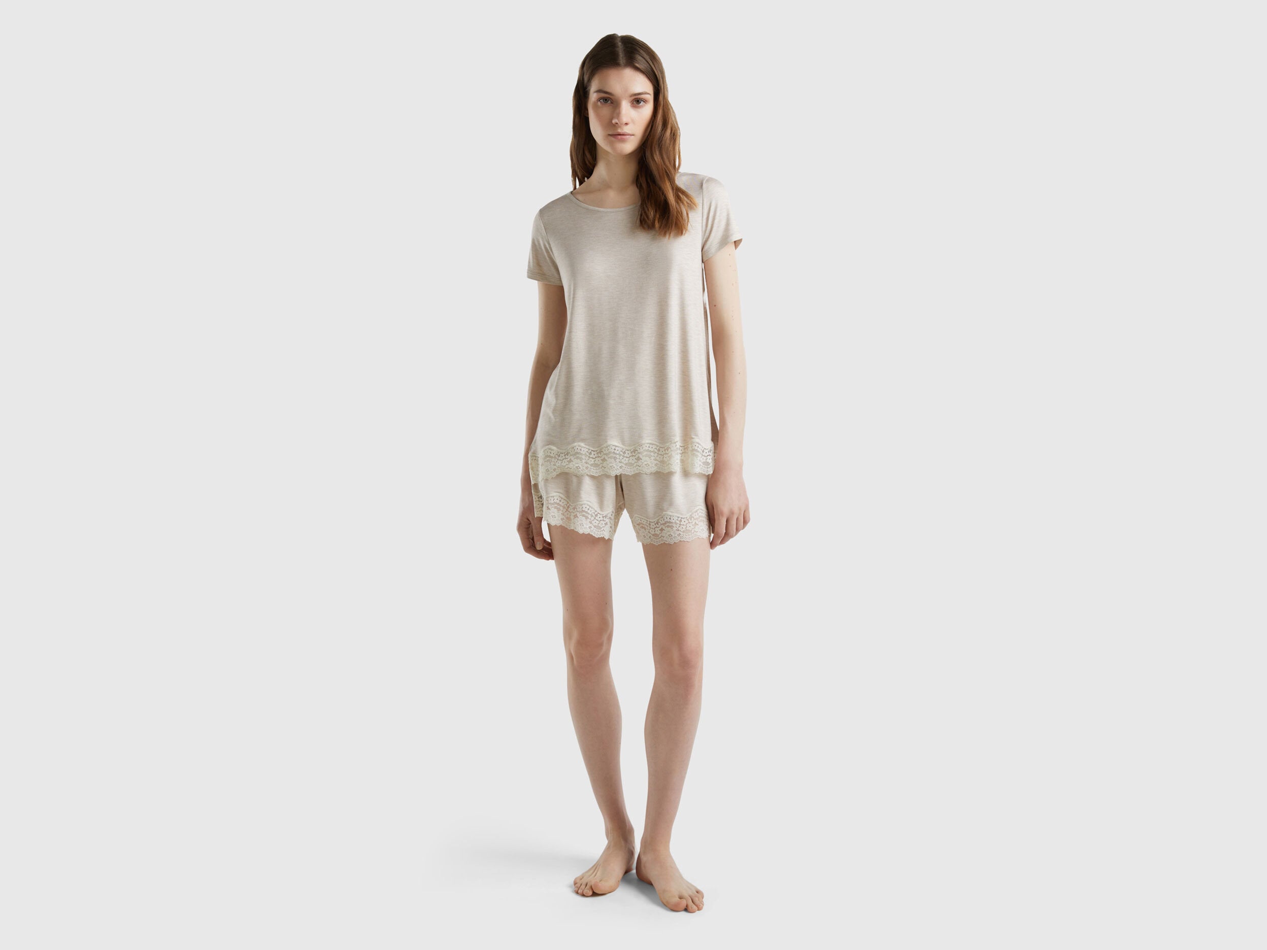 Benetton_Short Sleeve T-Shirts with Lace_3Z123M314_729_03